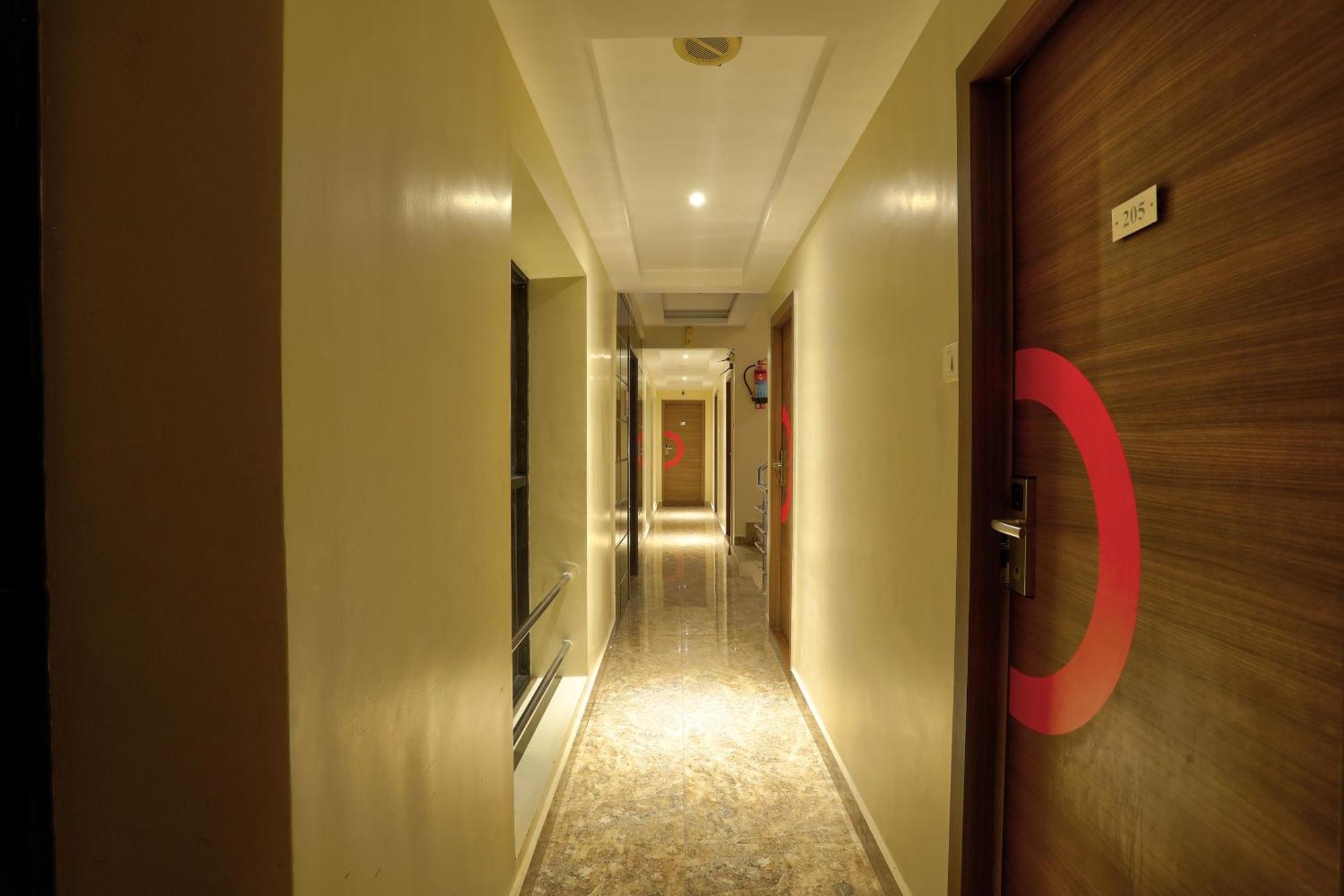 Townhouse Oak Kodambakkam Formerly Cine City * Chennai
