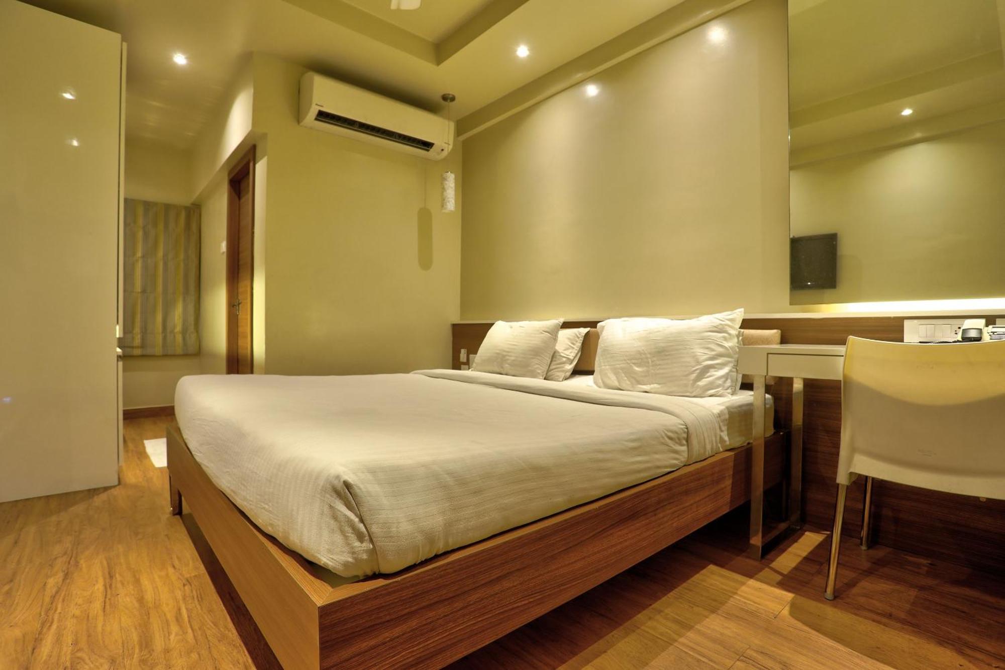 Townhouse Oak Kodambakkam Formerly Cine City *