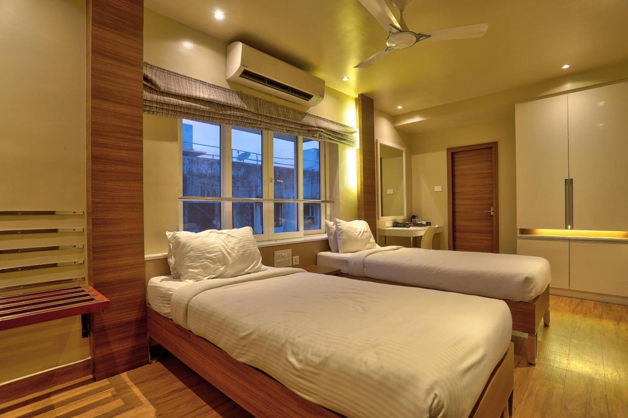 Townhouse Oak Kodambakkam Formerly Cine City Hotel