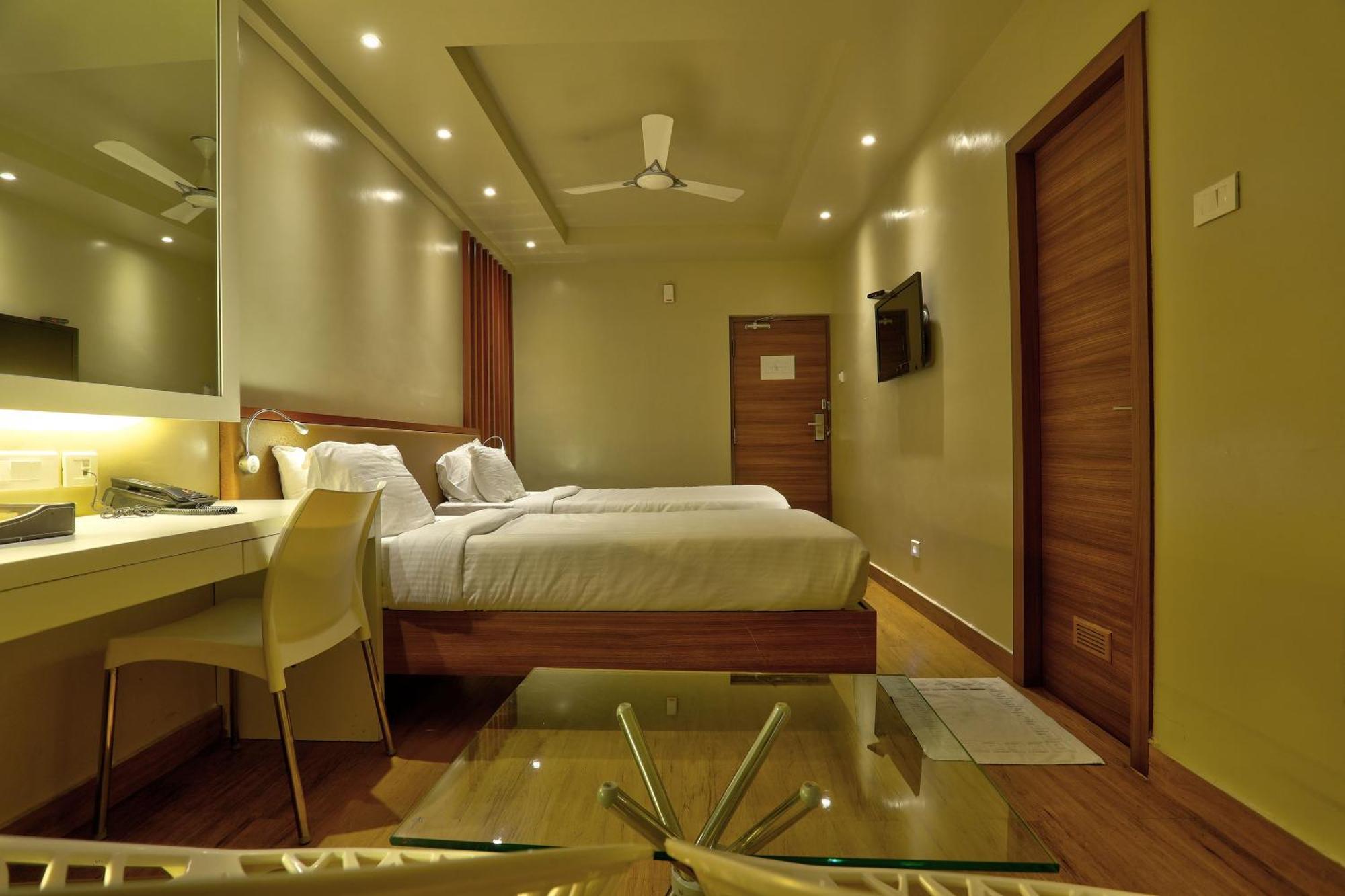 Townhouse Oak Kodambakkam Formerly Cine City *