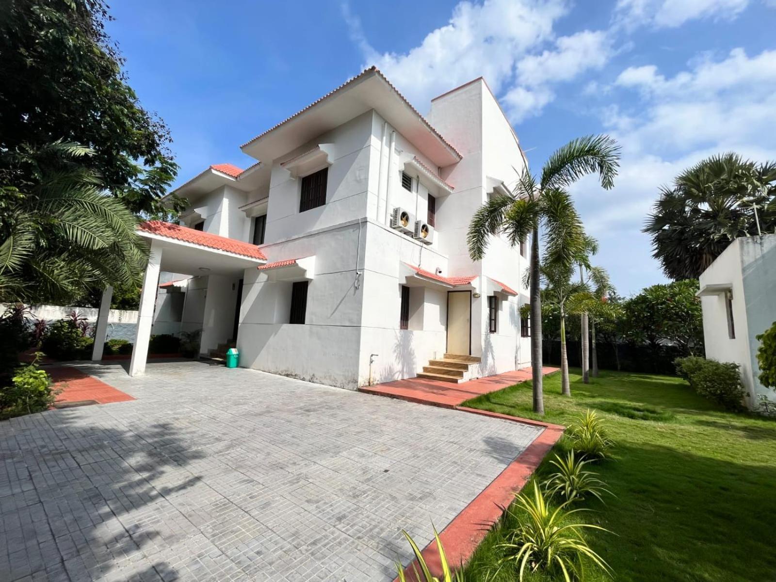 Pearl House Panayur Ecr Beach, Villa