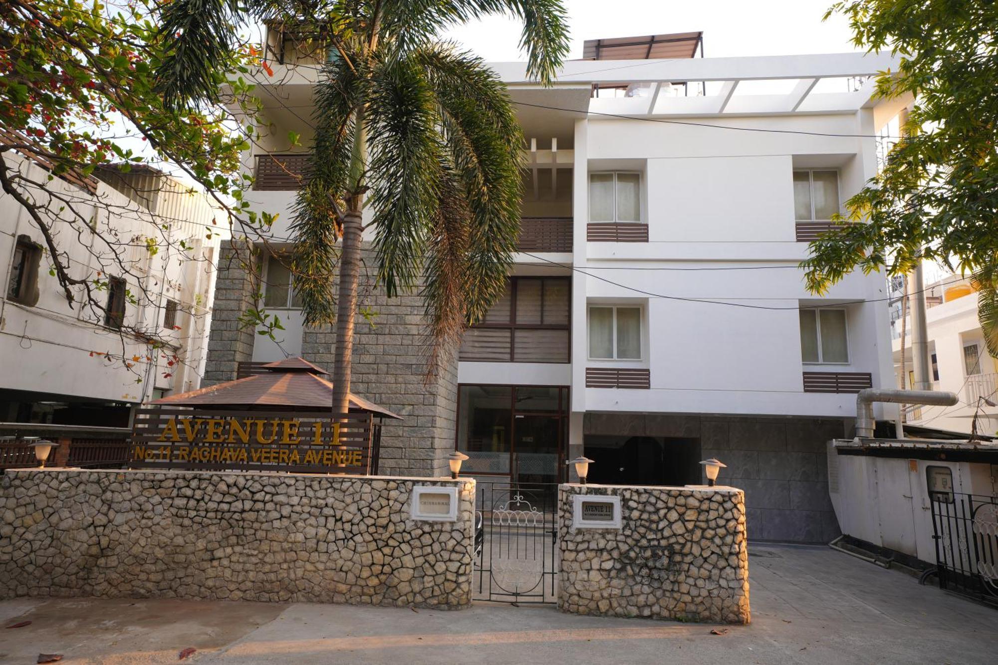 Avenue 11 Boutique Residences, Poes Garden Hotel