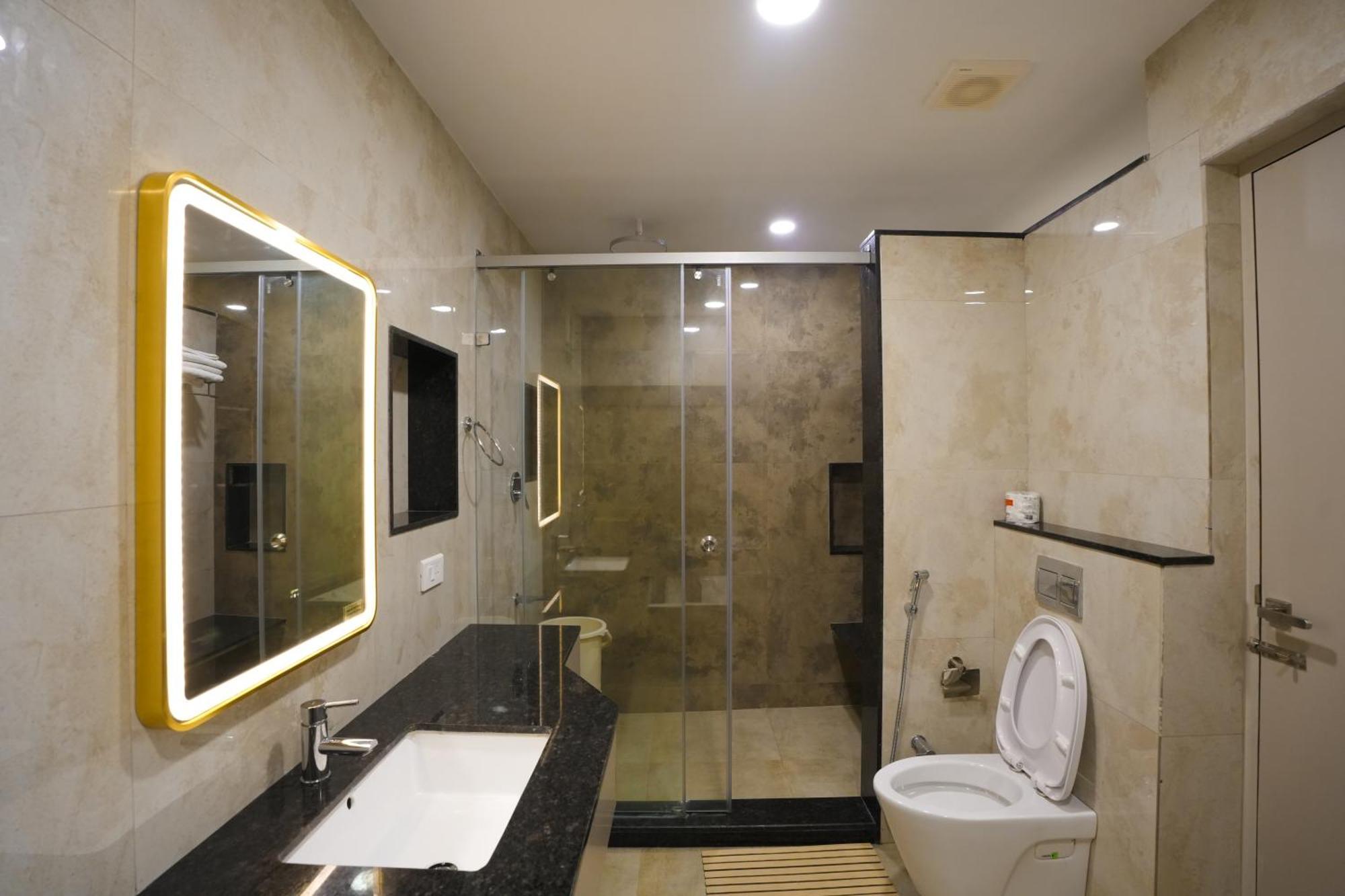 Avenue 11 Boutique Residences, Poes Garden Hotel