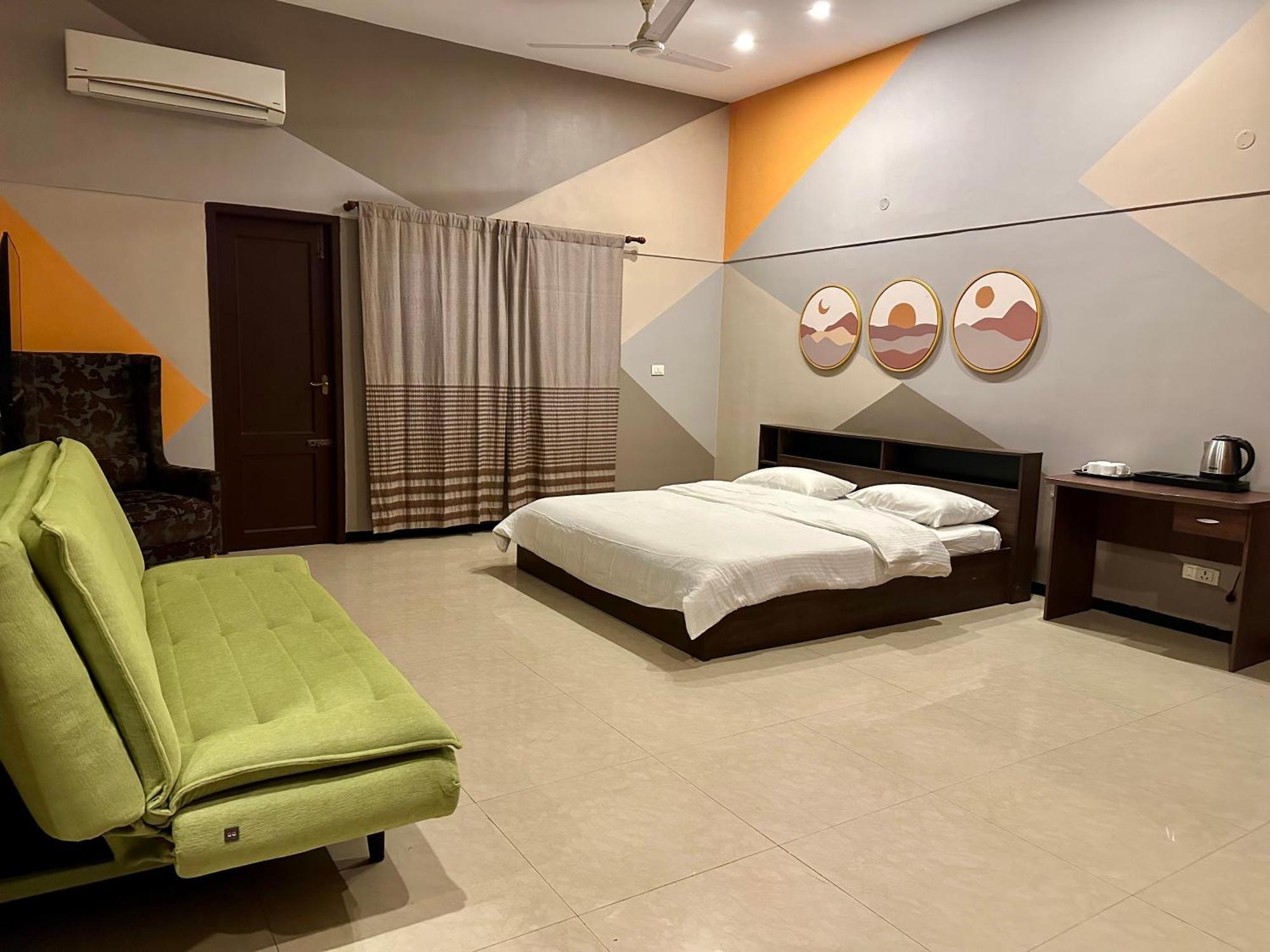 Costa Luxury Seafront Homestay *