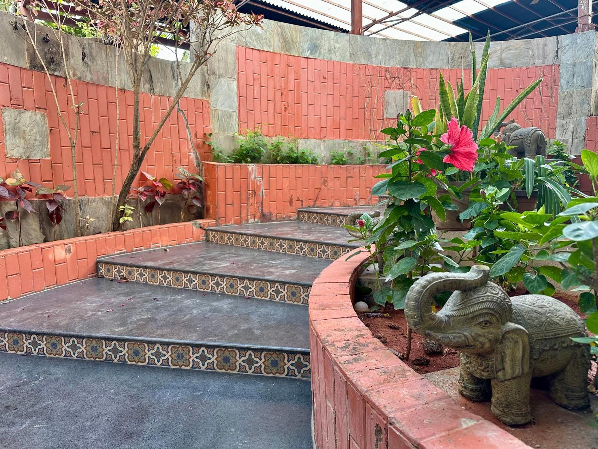 Homestay Costa Luxury Seafront Chennai