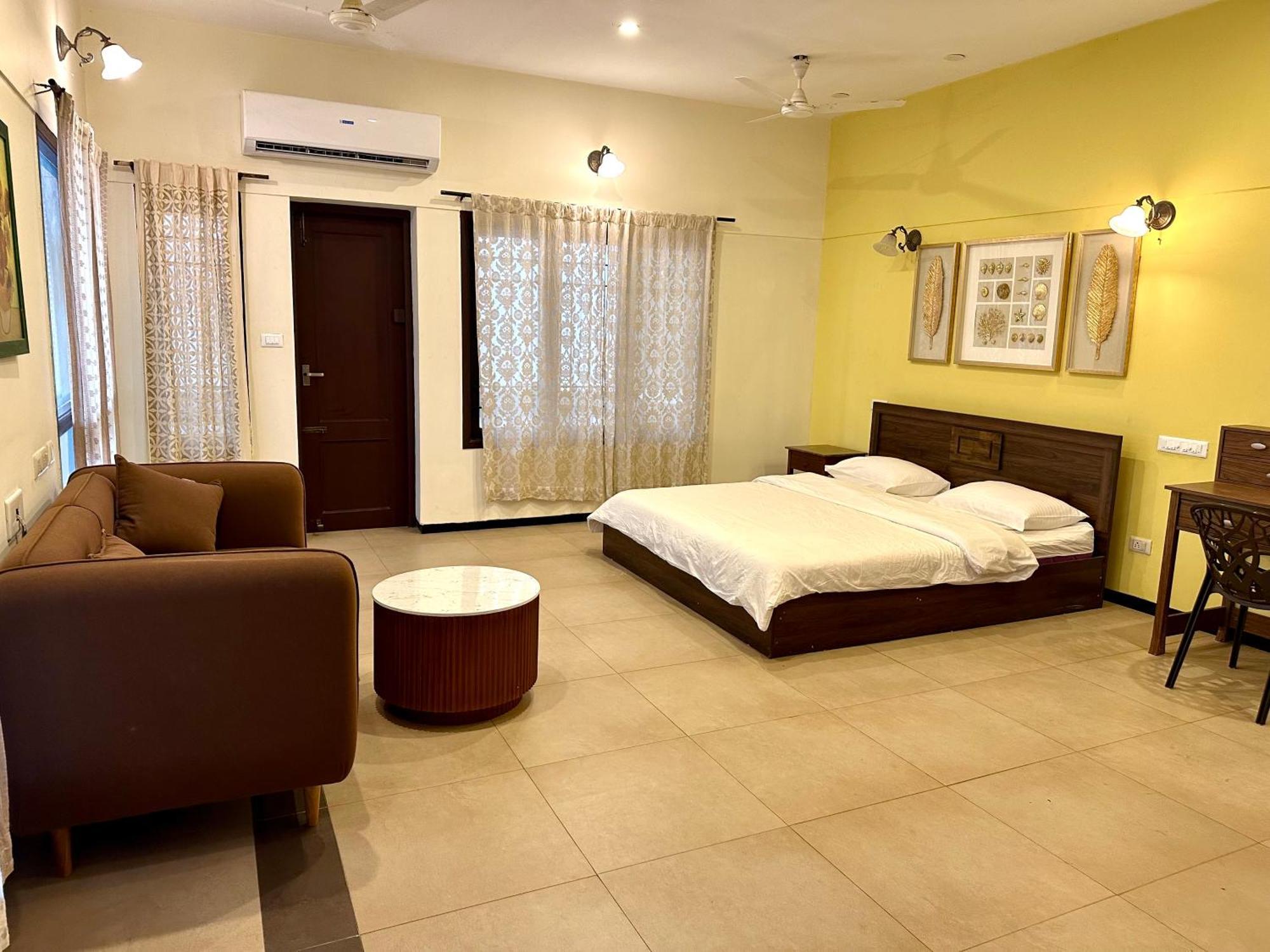 Costa Luxury Seafront Homestay