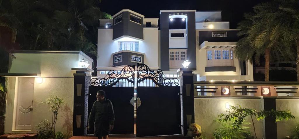 Villa Akkarai Luxury *