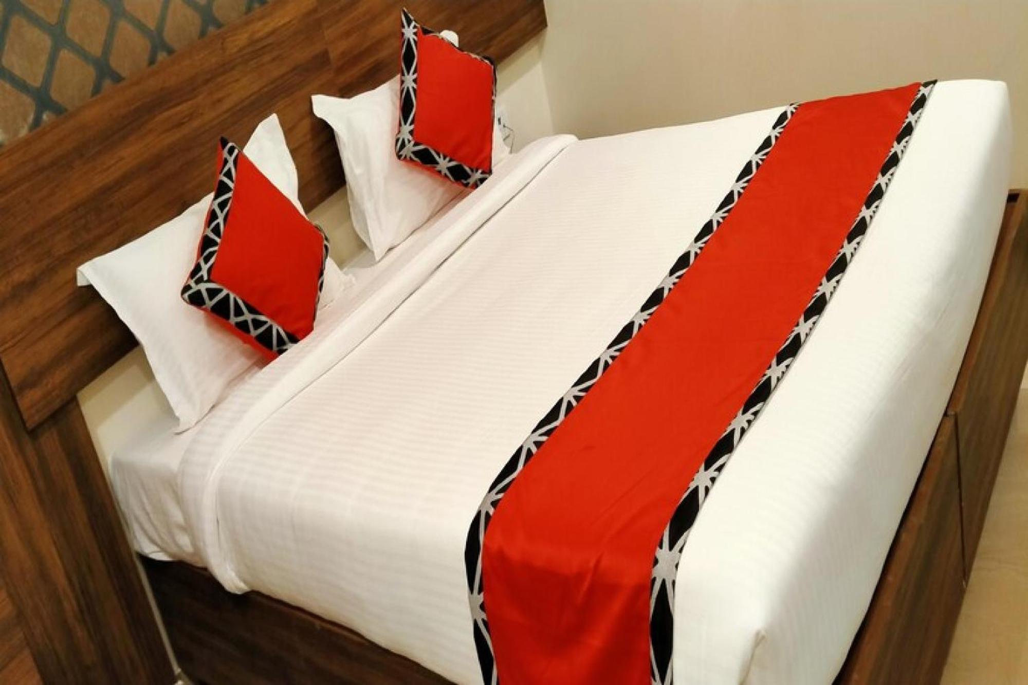 Empire Hotel 2*