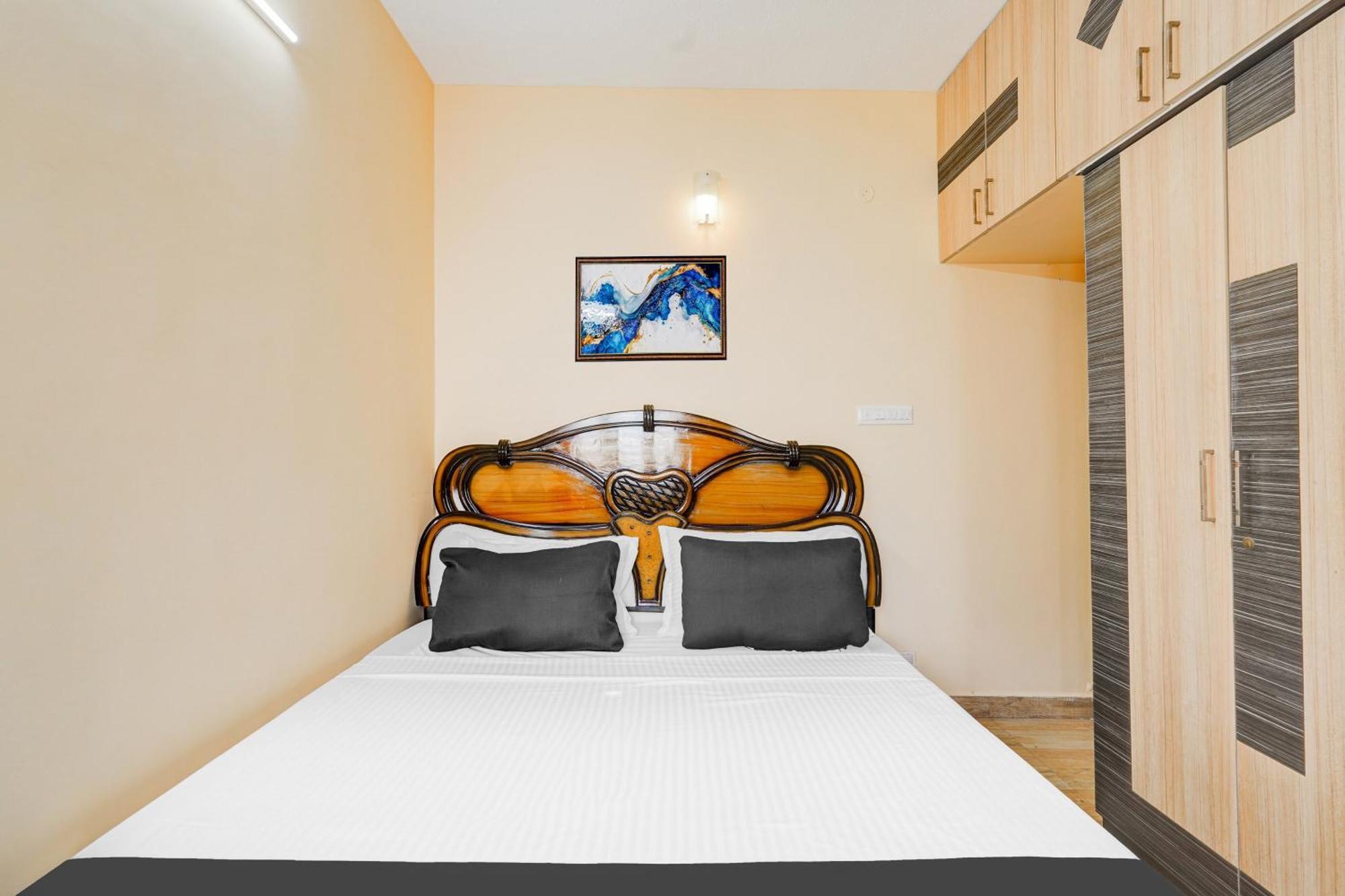 Super O Velachery Near Devi Karumariamman Nagar Extension Apartment *