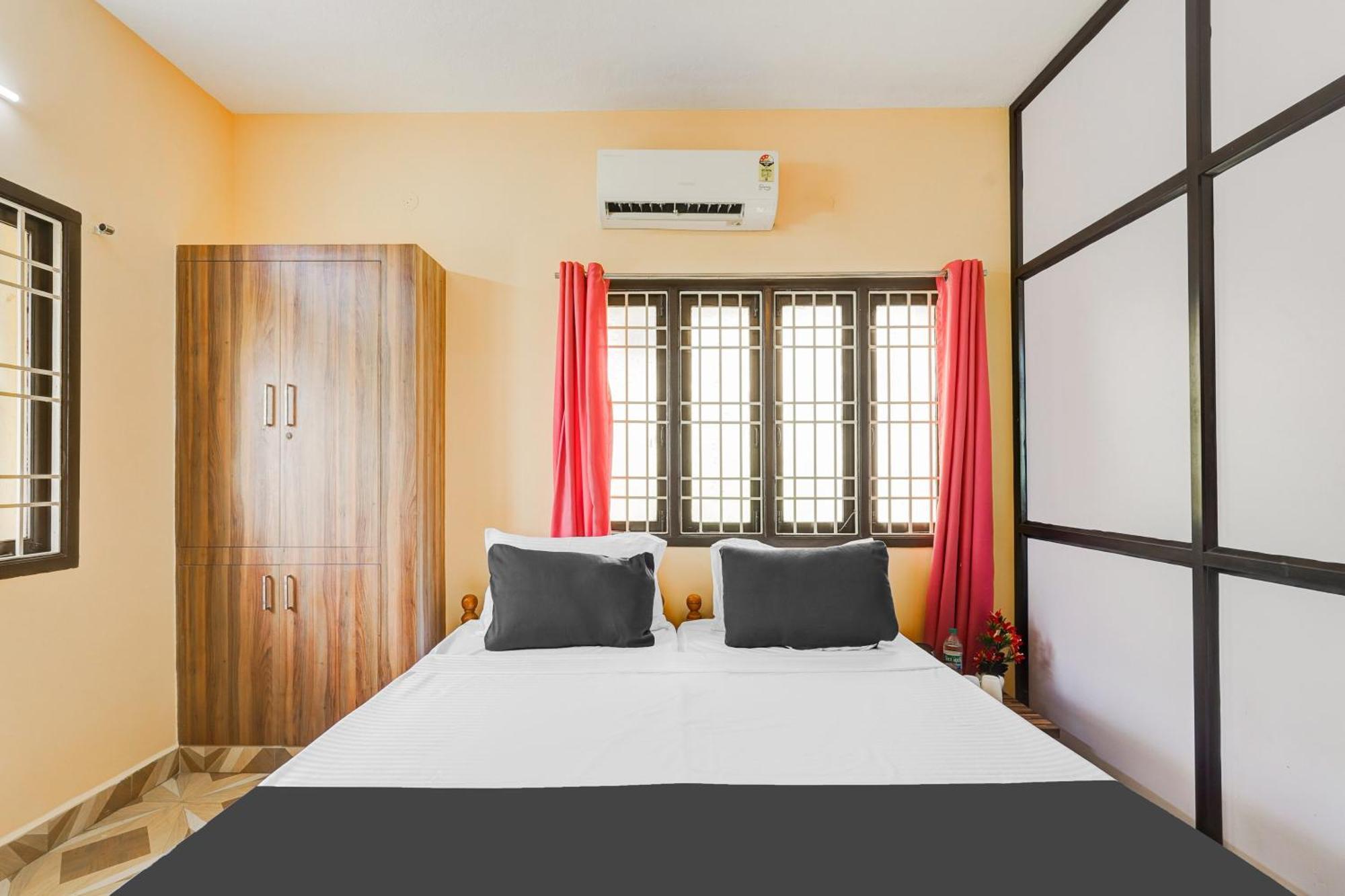 Super O Velachery Near Devi Karumariamman Nagar Extension * Chennai