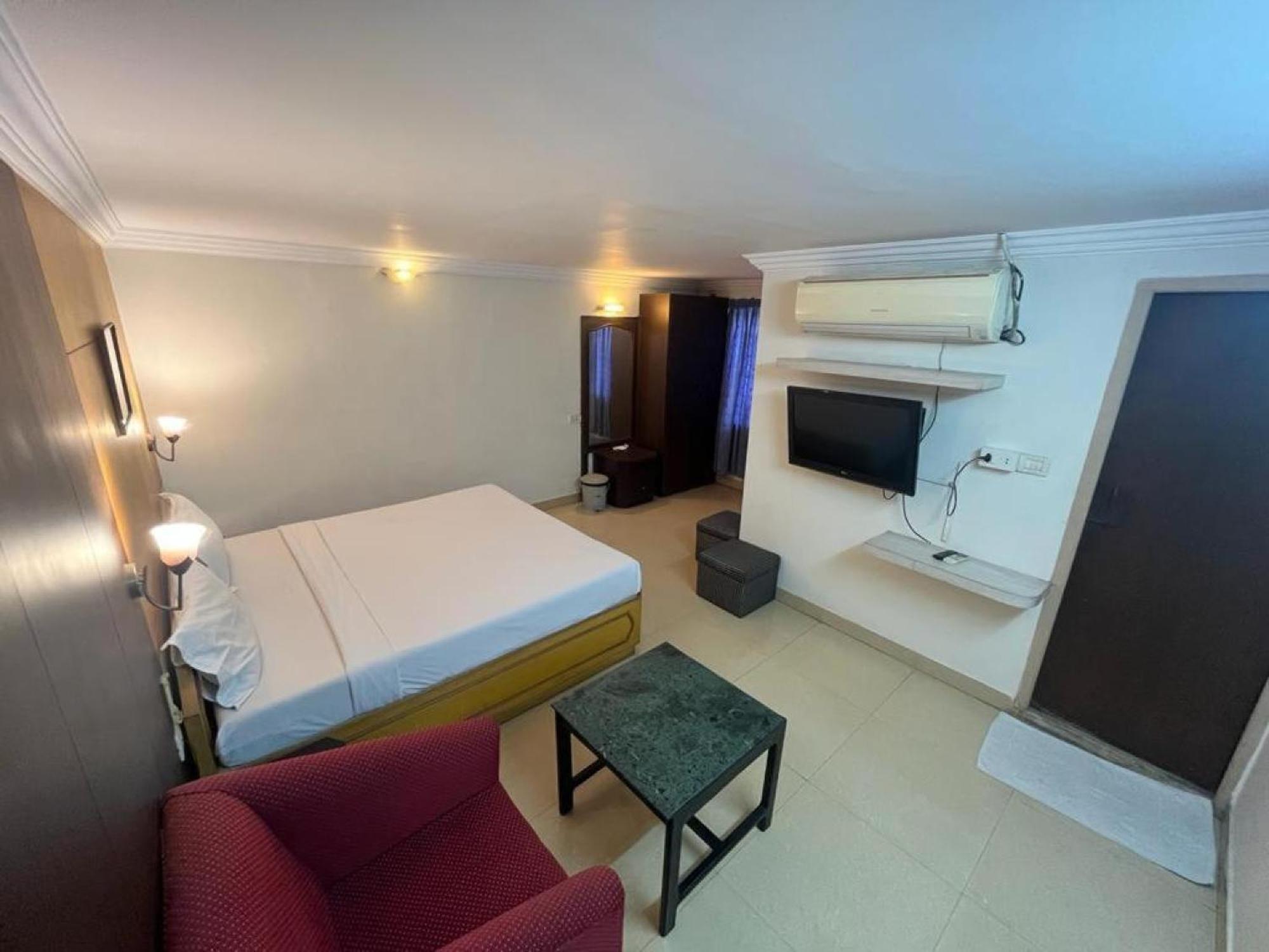 Tower, 3*