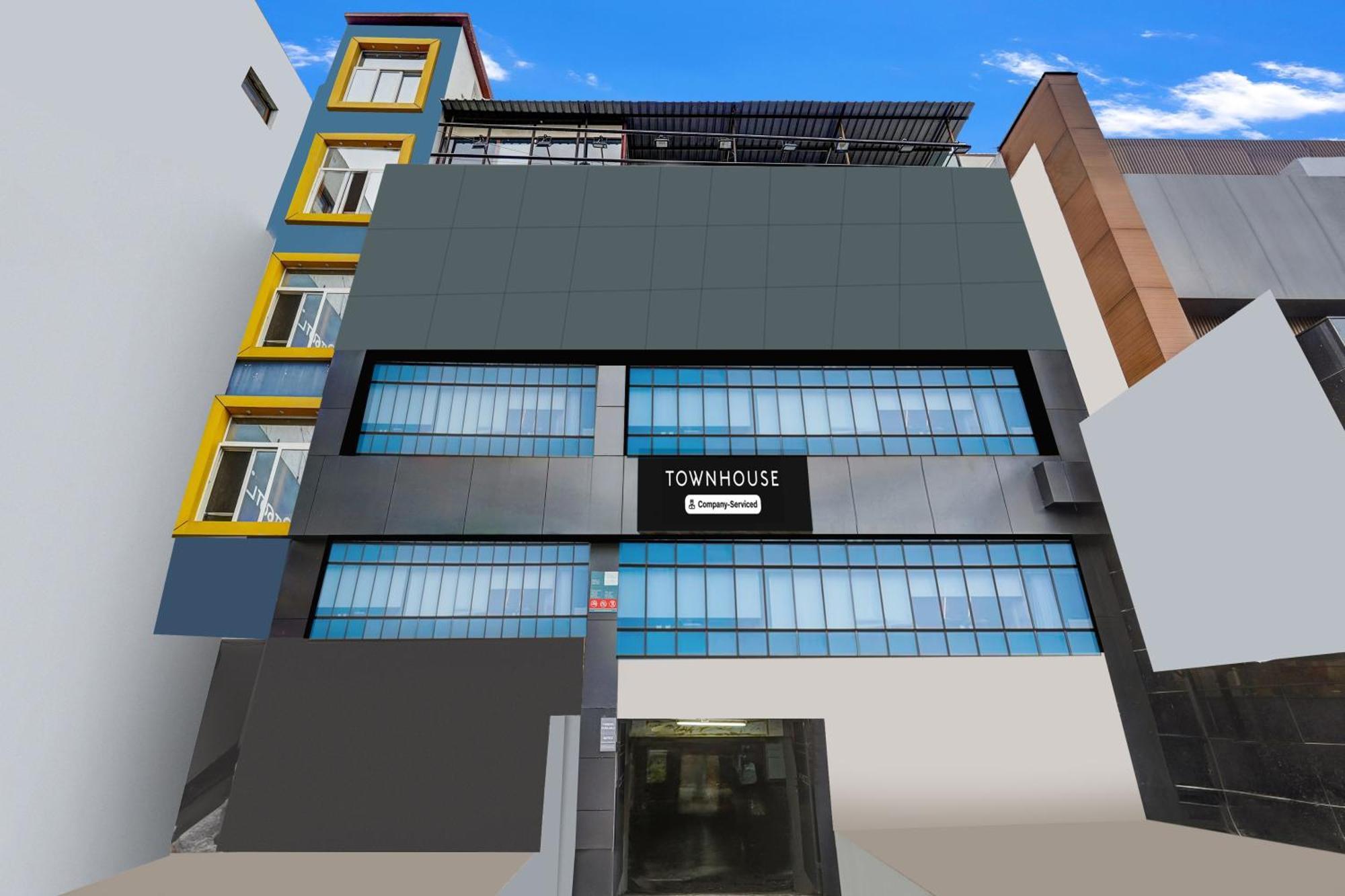 Super Townhouse Purushawalakm *