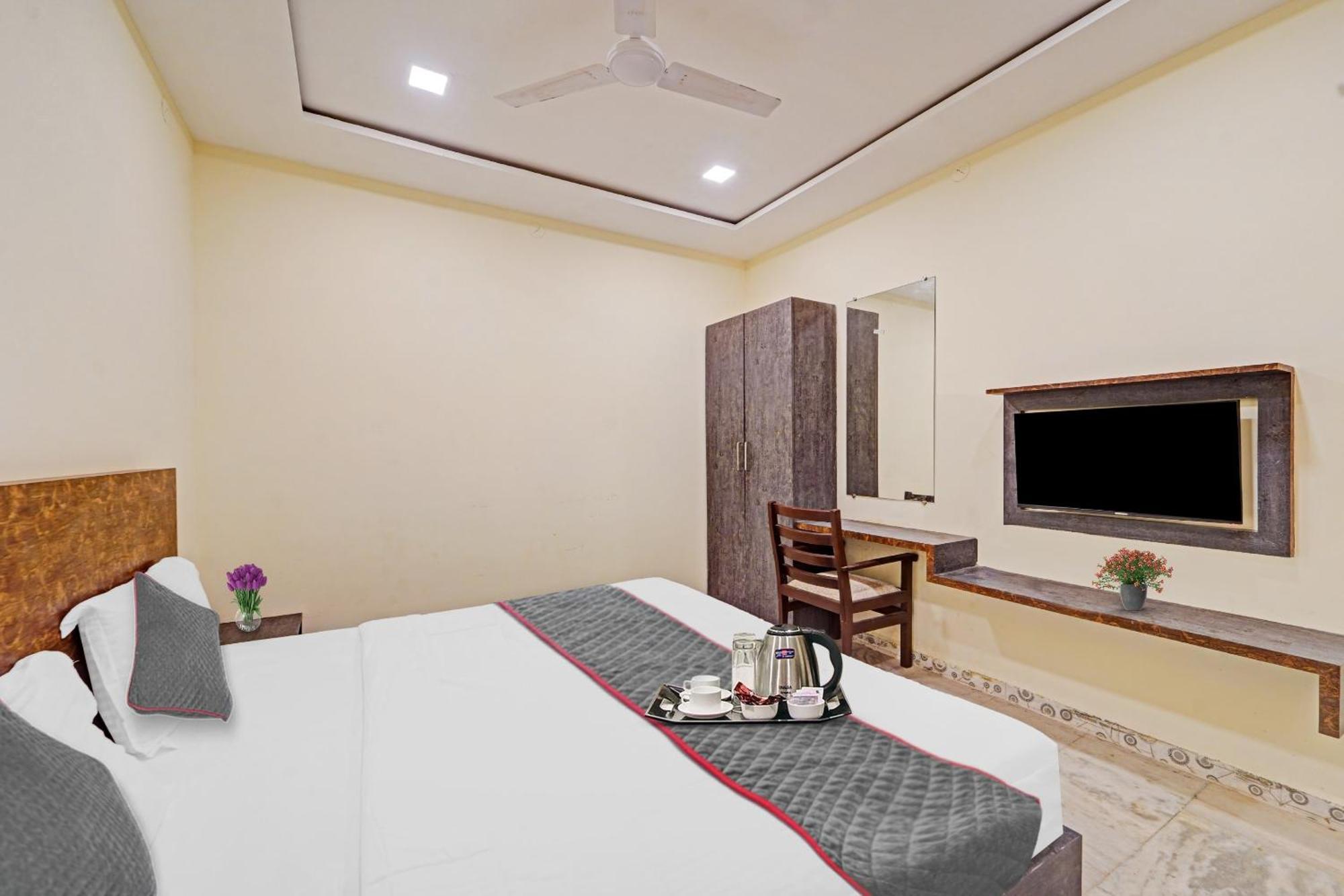 Collection O Yash Hotel Chennai