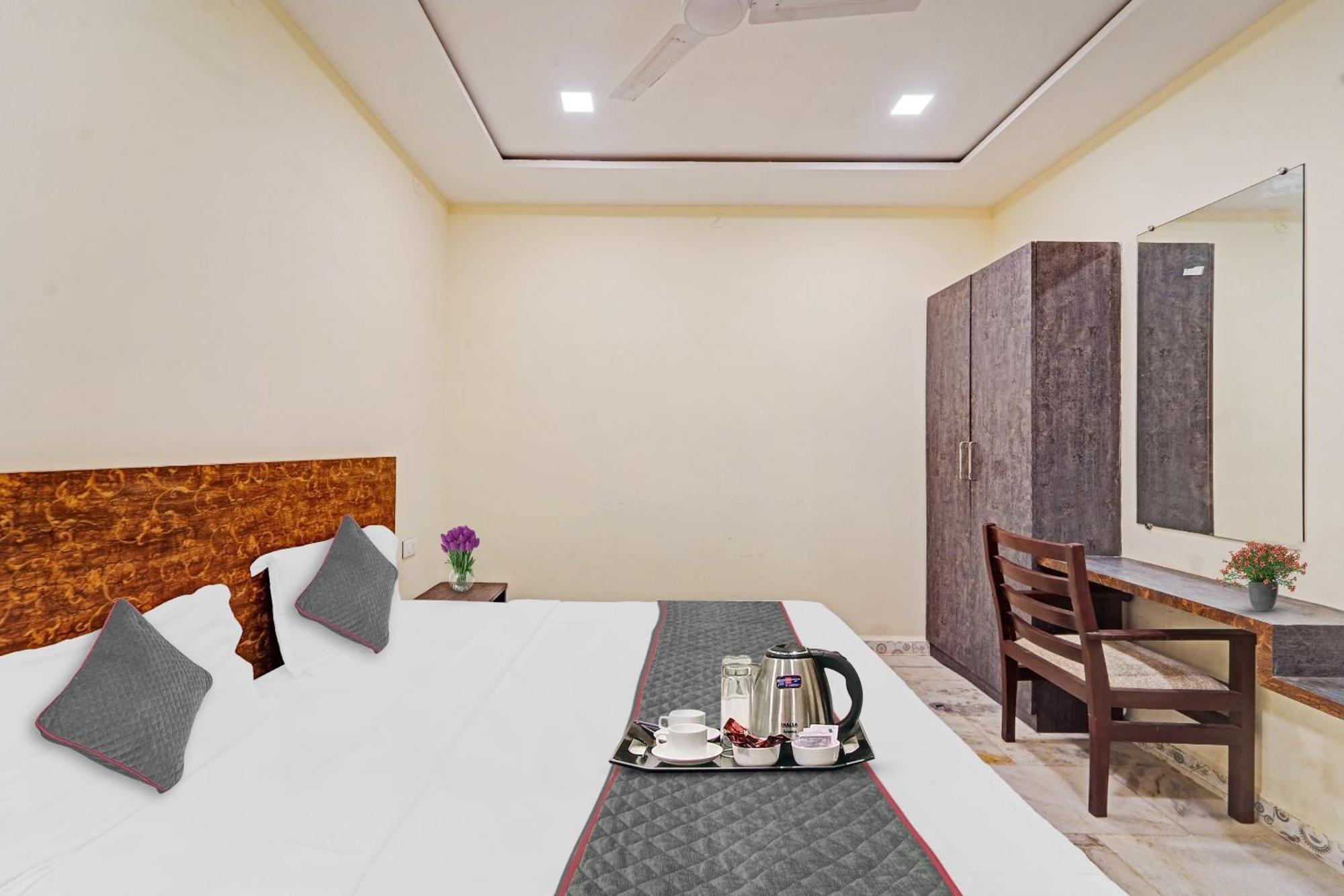 Hotel Collection O Yash Chennai