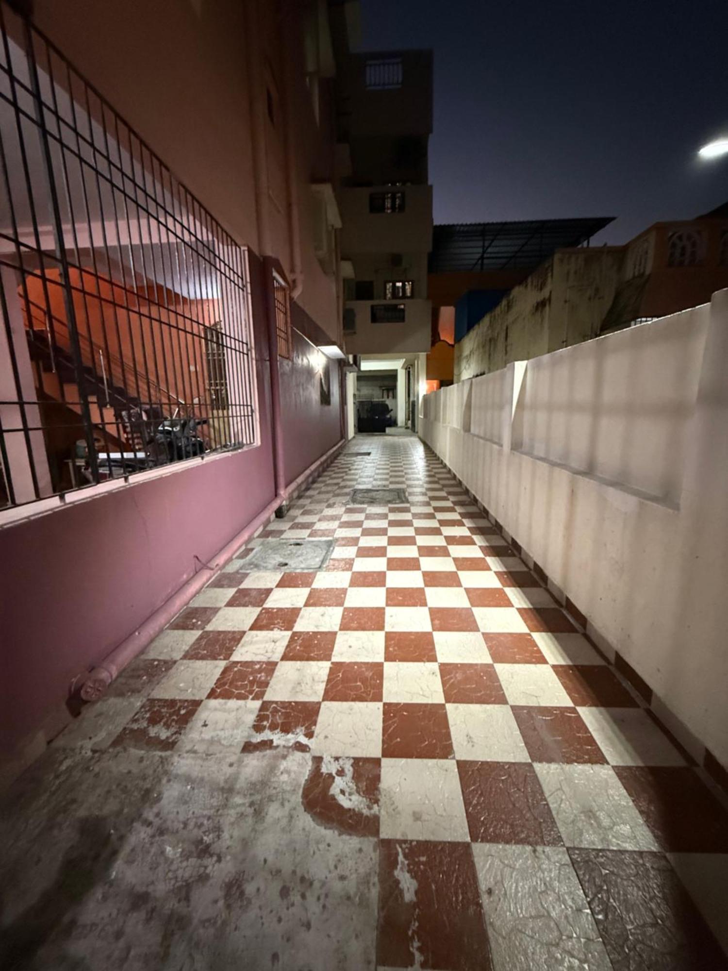Apartment Sels 2 Single Bed, Bathroom, Lift, Third Floor, Bike Park Chennai