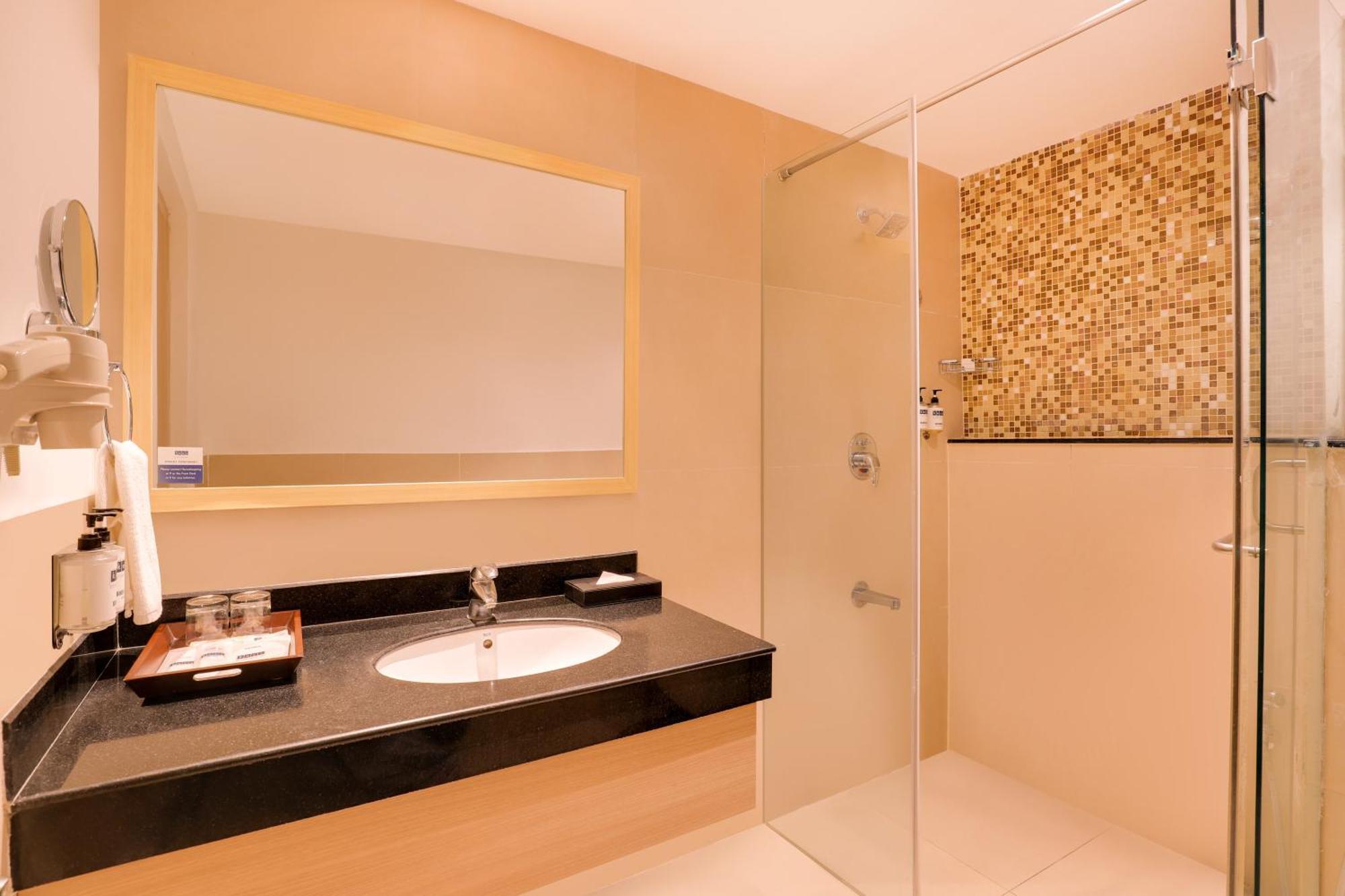 Keys Prima By Lemon Tree Hotels, Katti-ma, Hotel Chennai