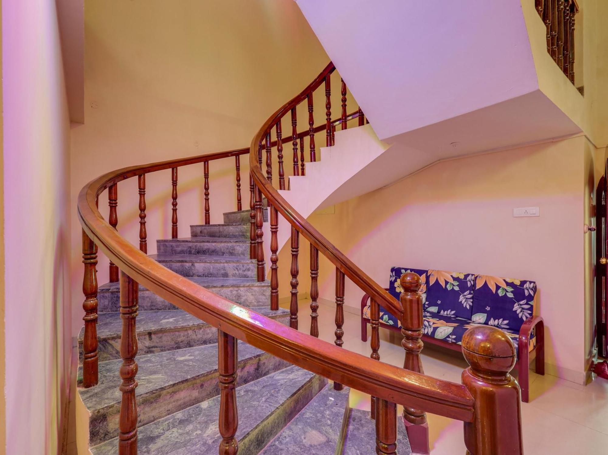 O Vsv Maduravoyal Hotel Chennai
