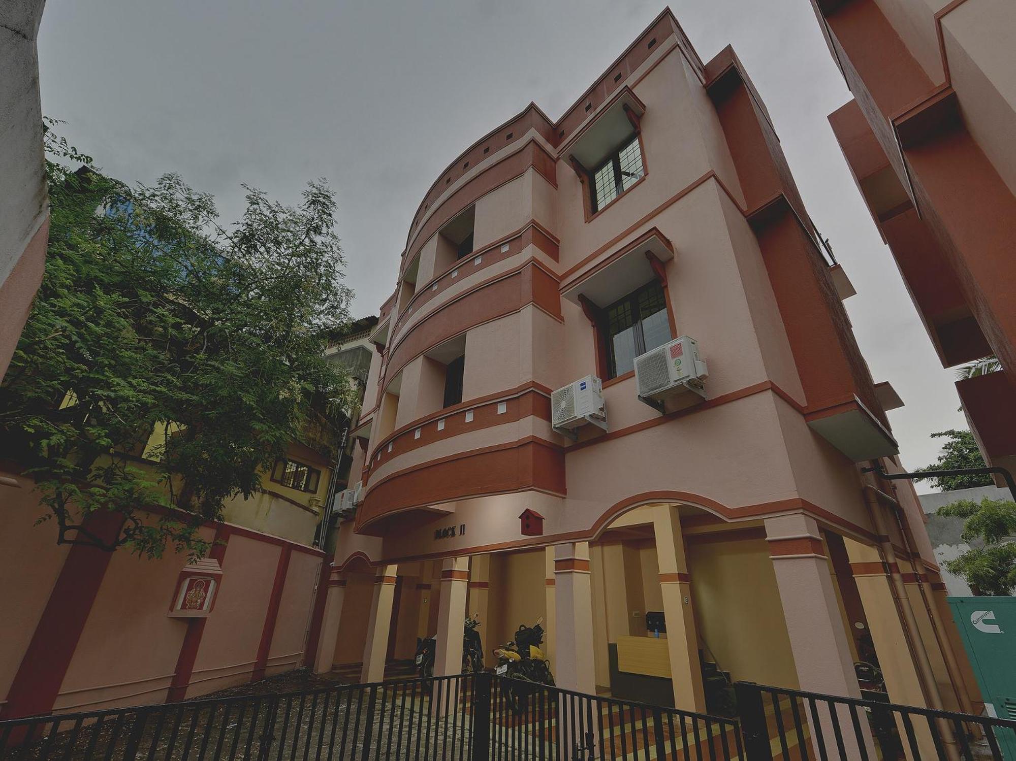 Guest house O G-cloud Near Thirumangalam Metro Station