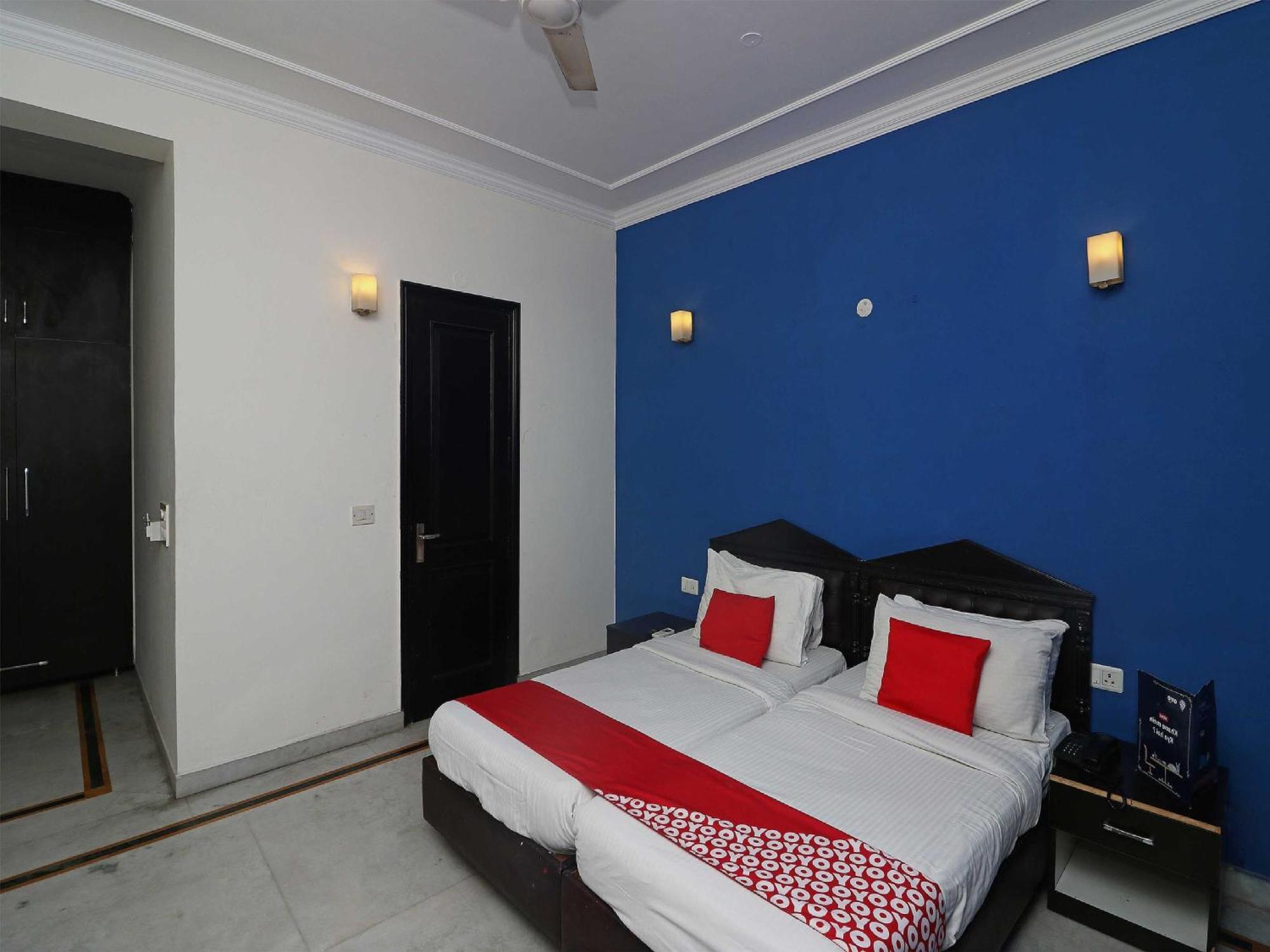 Hotel O Golden Cafe 3*