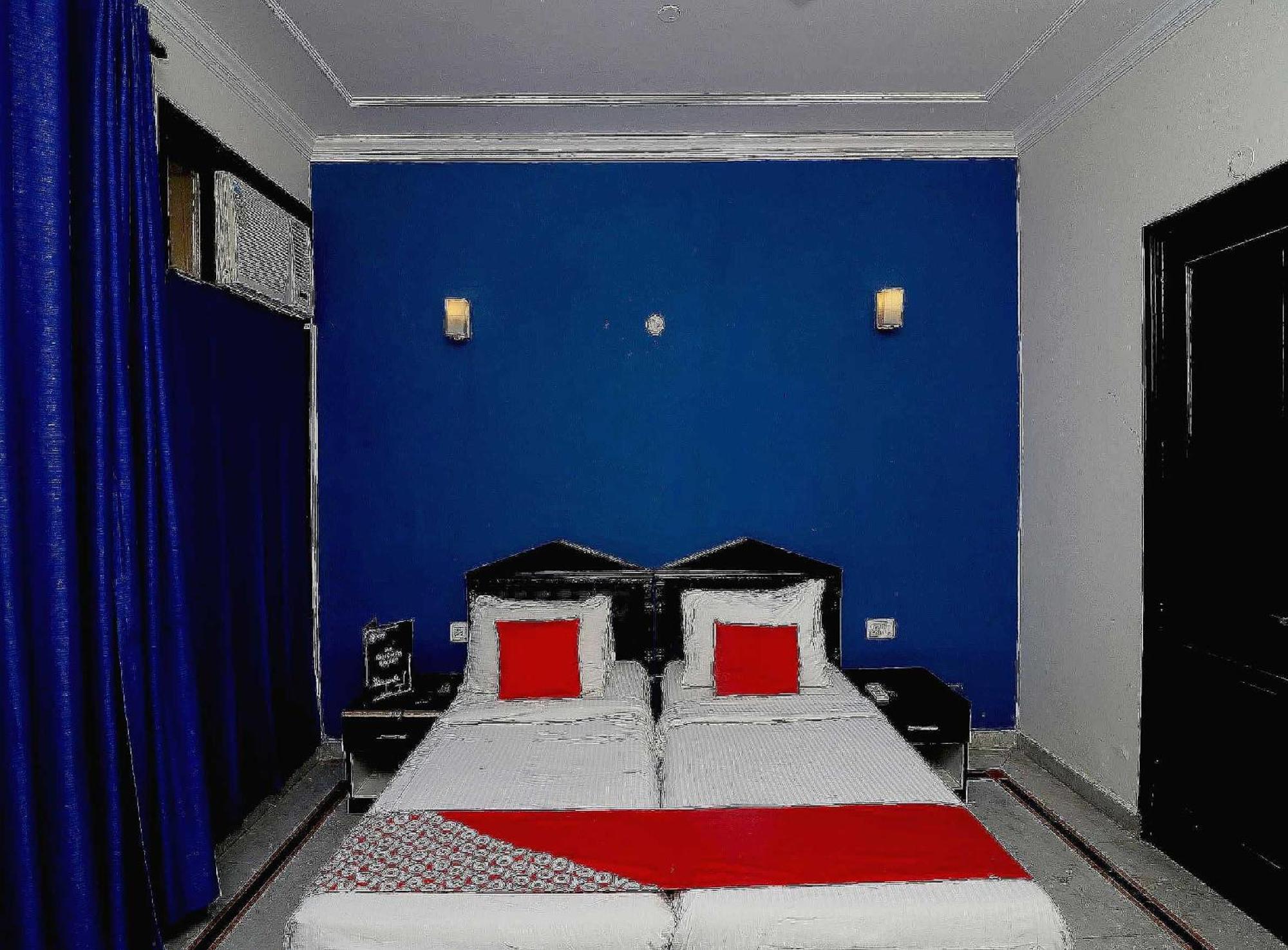 O Golden Cafe Hotel 3*