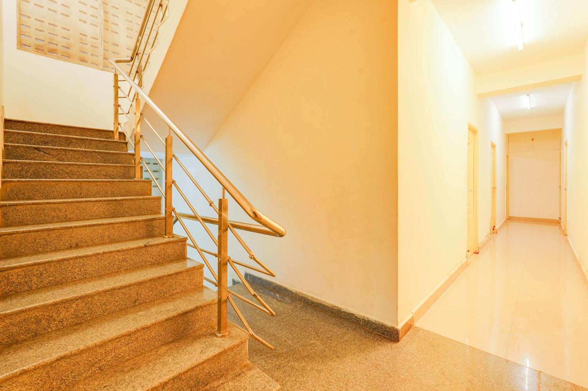 O Nr Galaxy Residency Hotel 4*