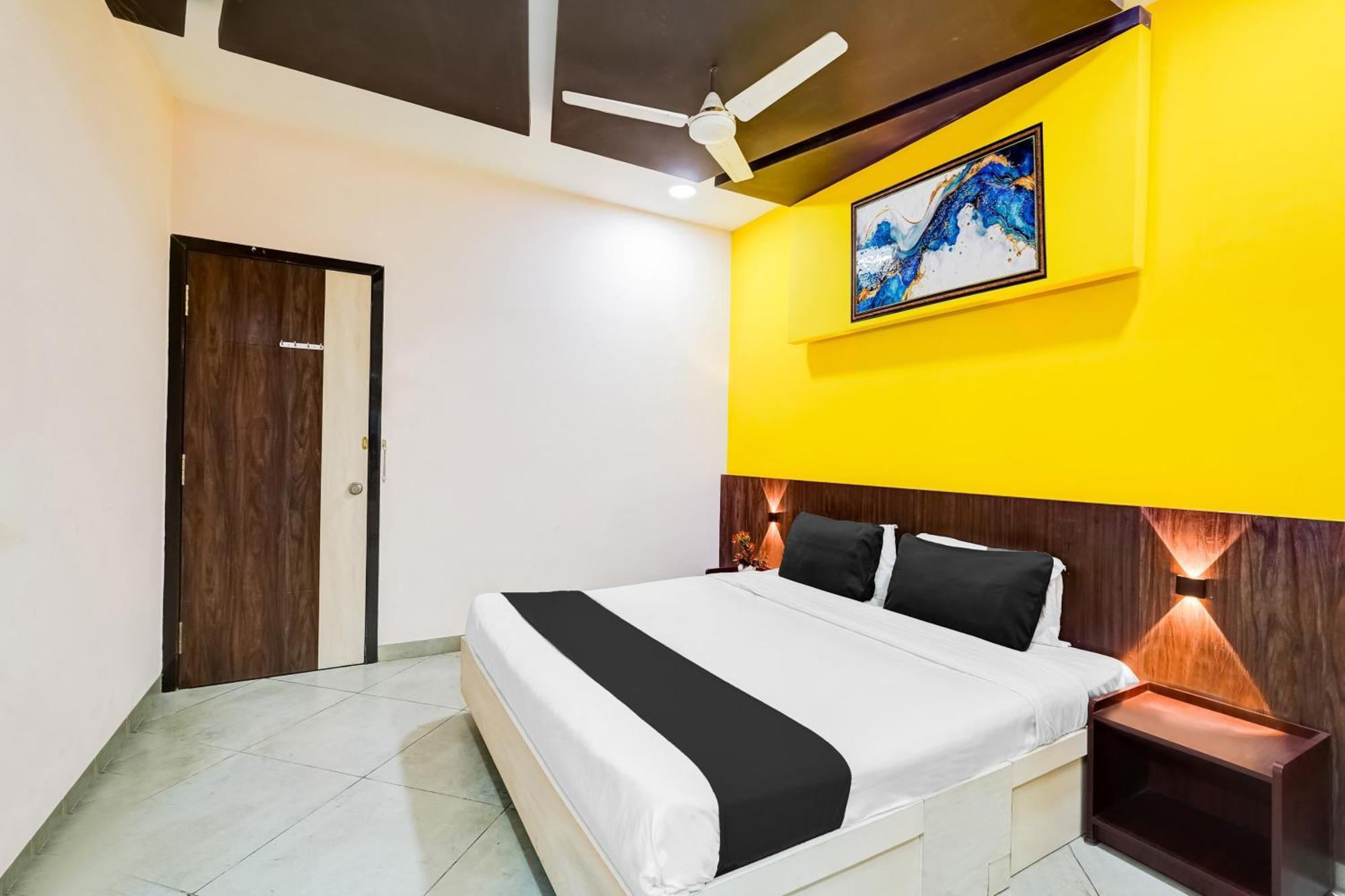 Hotel Super Townhouse Purushawalakm