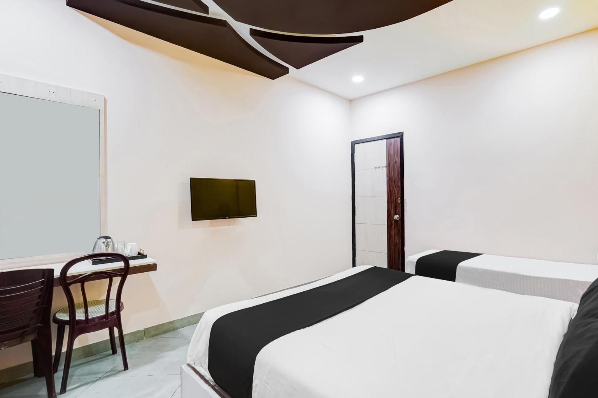 Super Townhouse Purushawalakm Hotel *