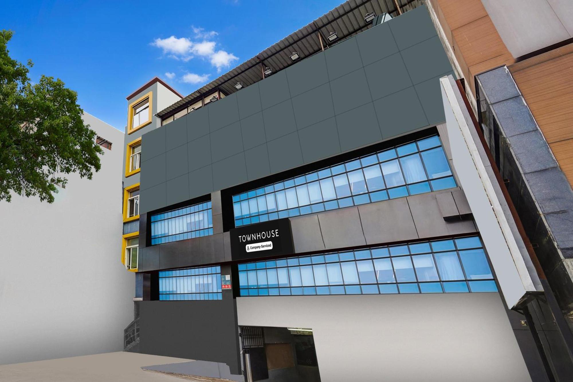 Super Townhouse Purushawalakm Chennai