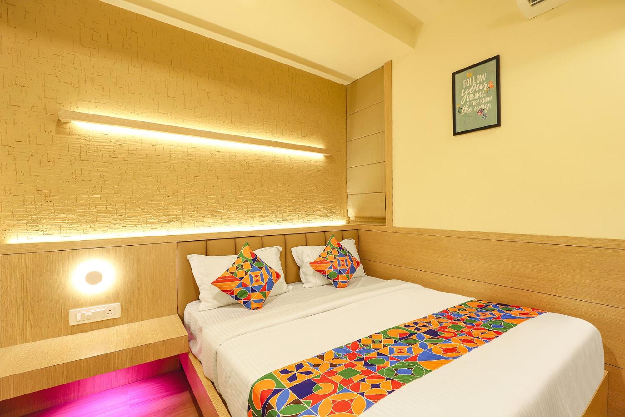 Hotel Fabhotel Nestlay High Court - Nr High Court
