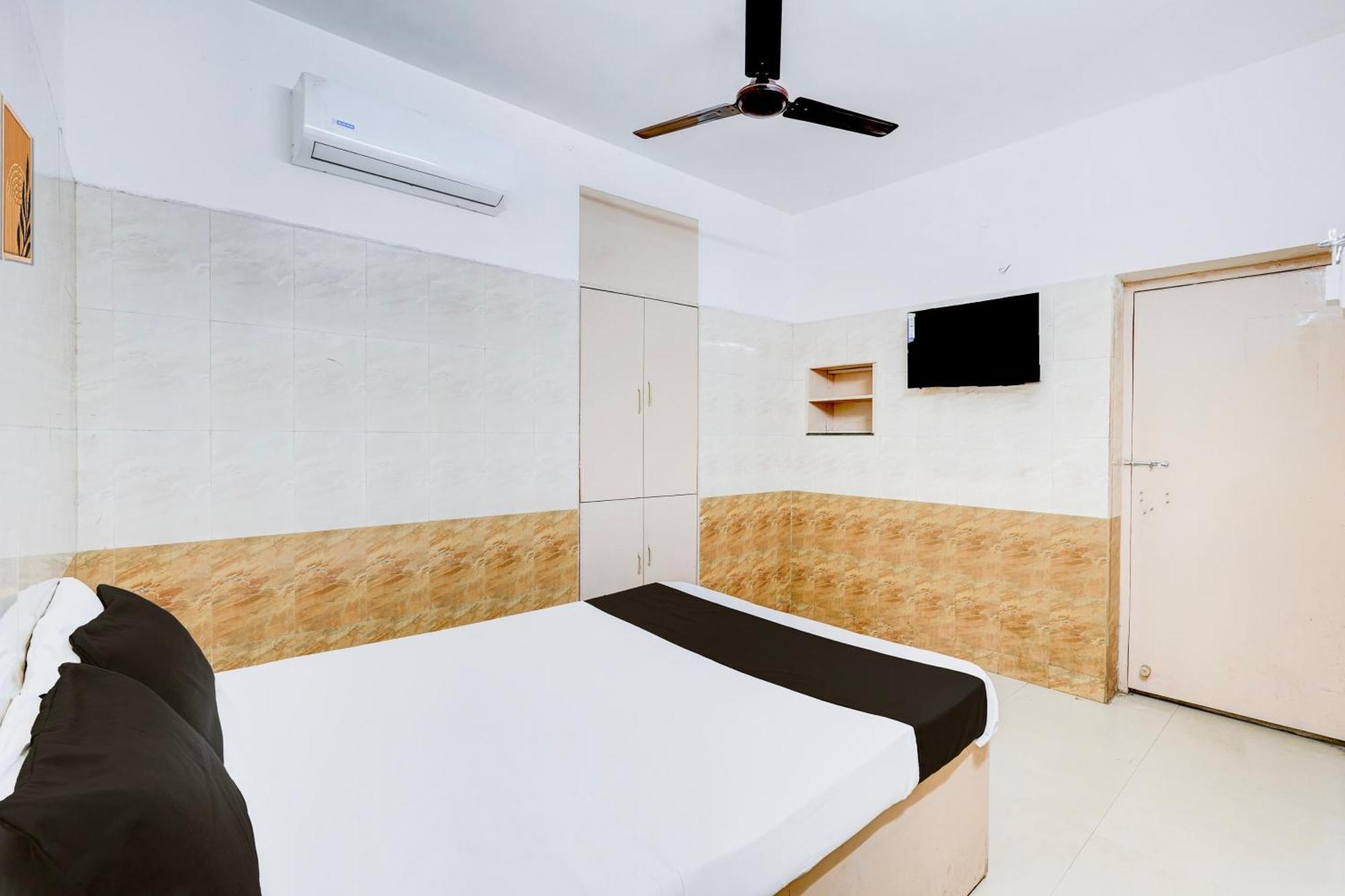 Hotel Super O Madipakkam Near Airport 4*