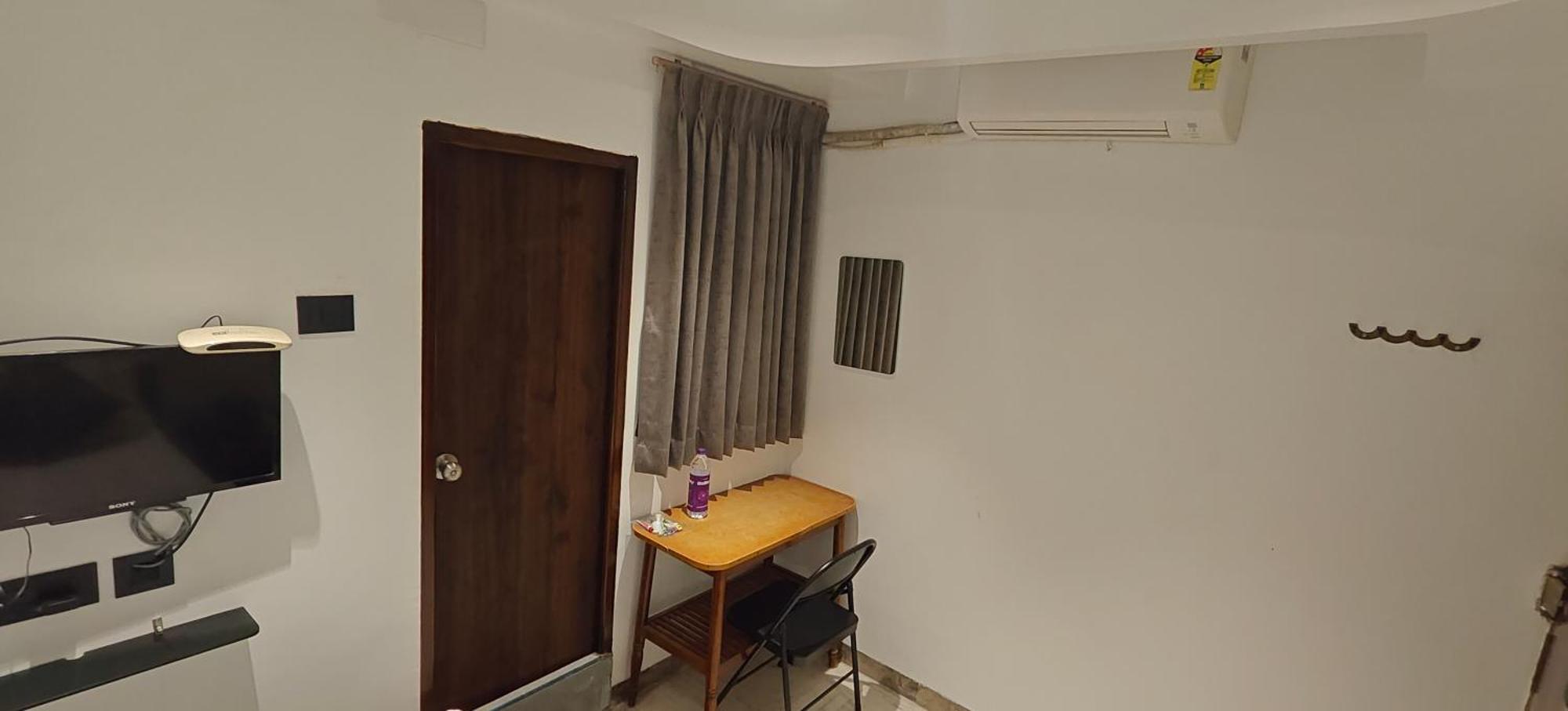 Hotel Woodlands 2*