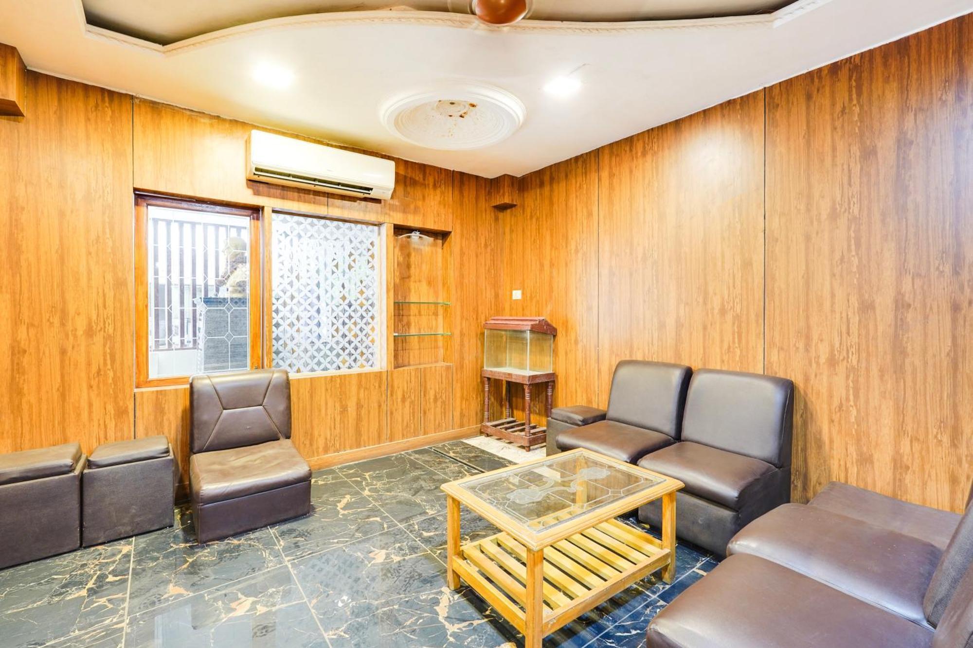 Super O Park Town Near Nehru Stadium 4*