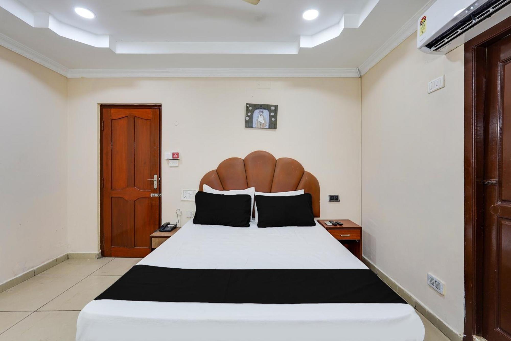 Hotel Super O Park Town Near Nehru Stadium 4*