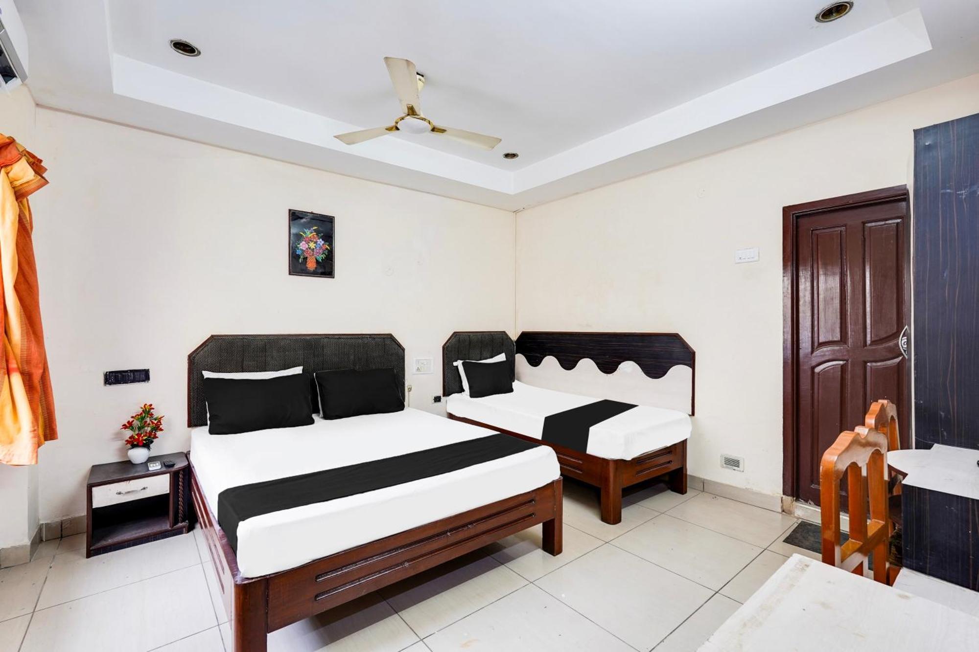 Super O Park Town Near Nehru Stadium Hotel