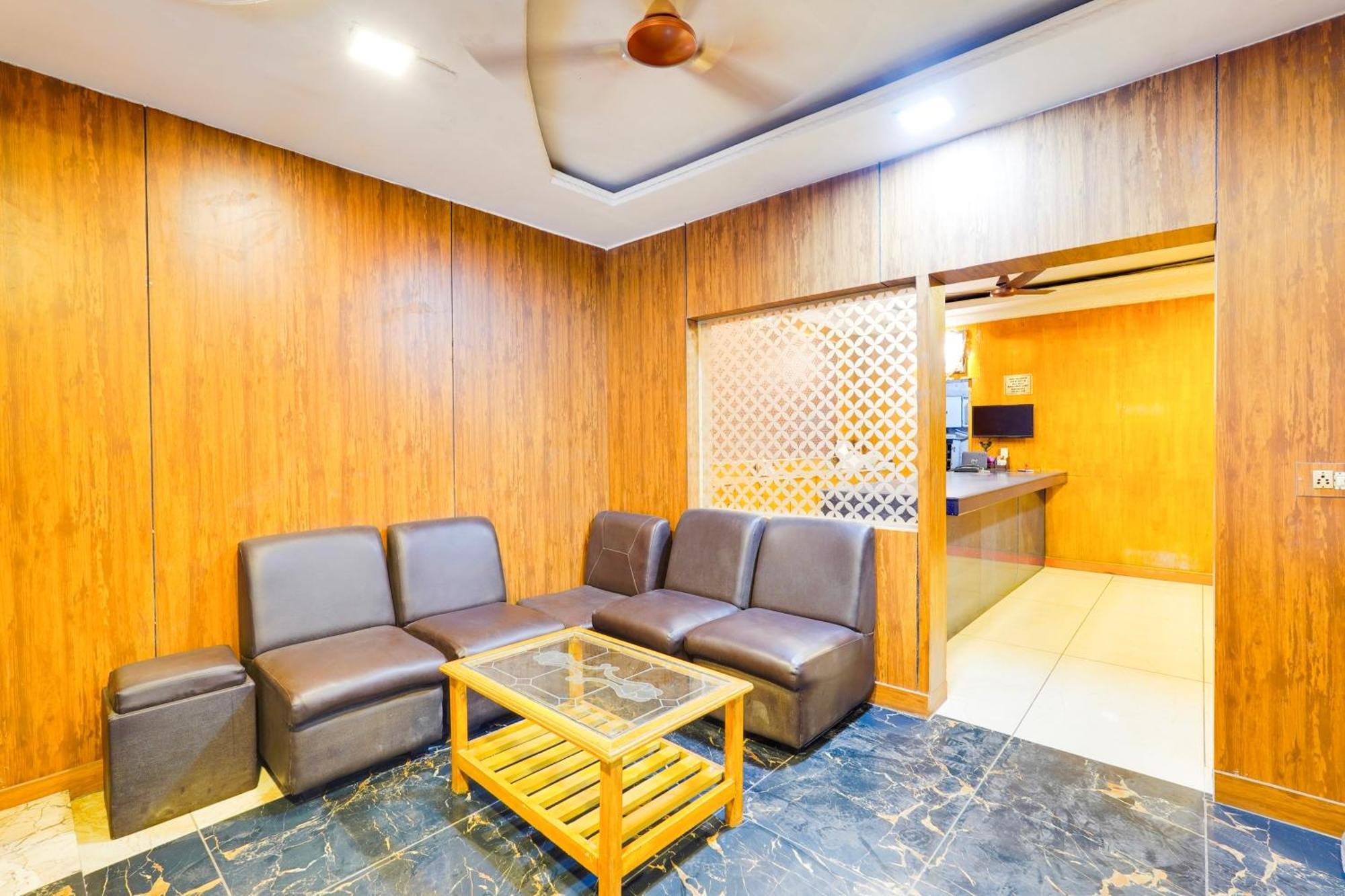 Hotel Super O Park Town Near Nehru Stadium