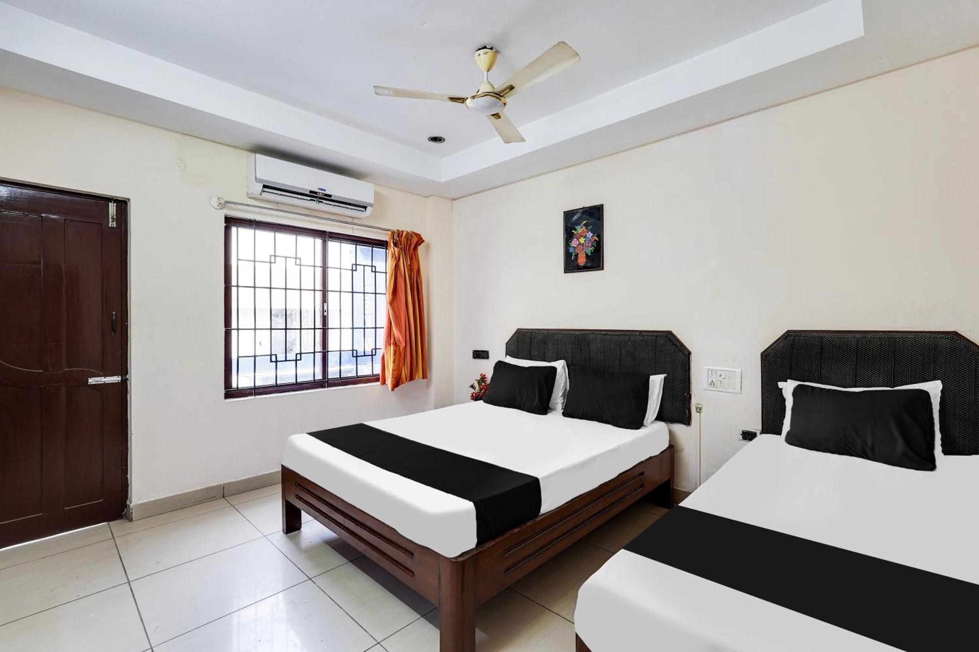 Super O Park Town Near Nehru Stadium Hotel 4*