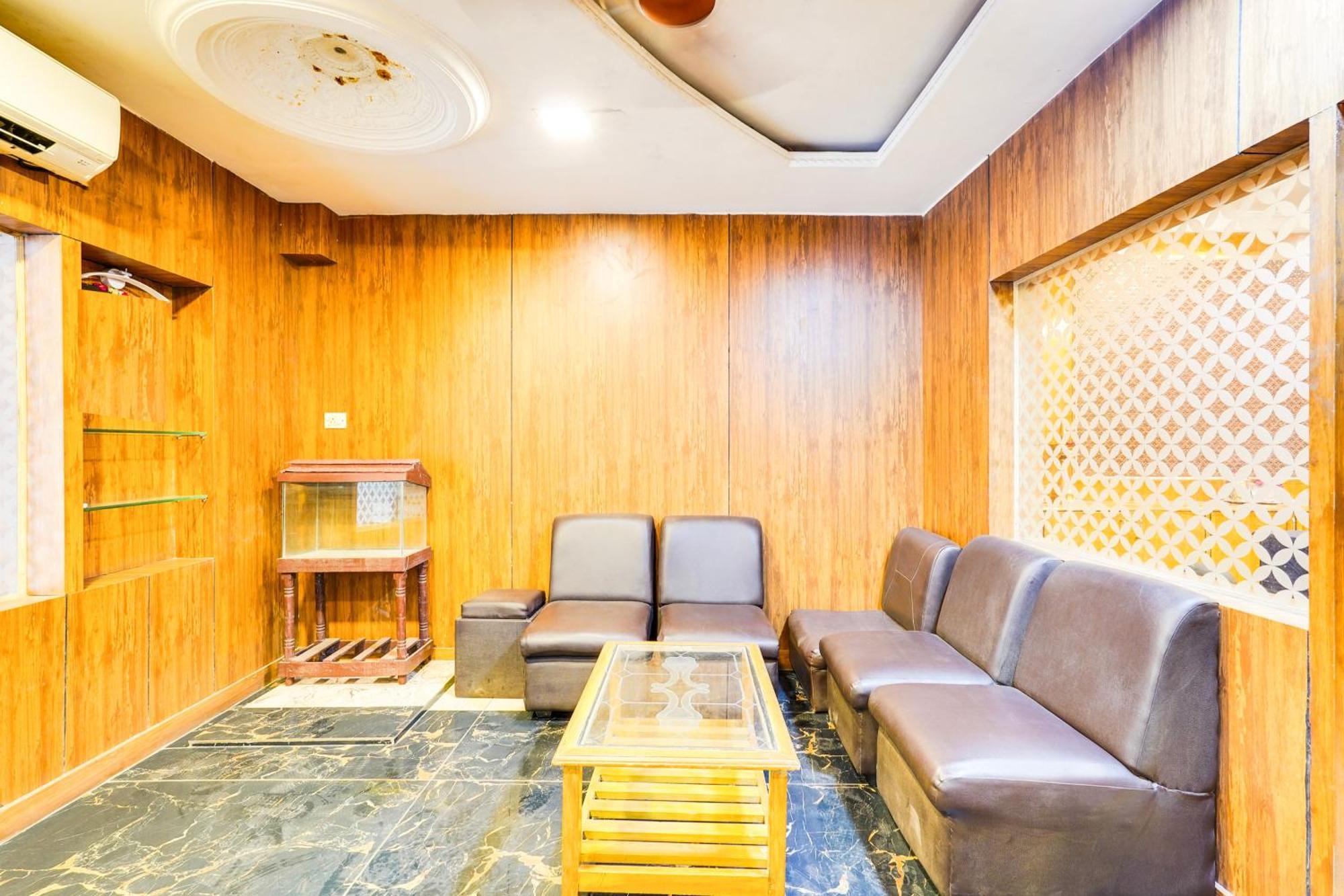 Hotel Super O Park Town Near Nehru Stadium 4*