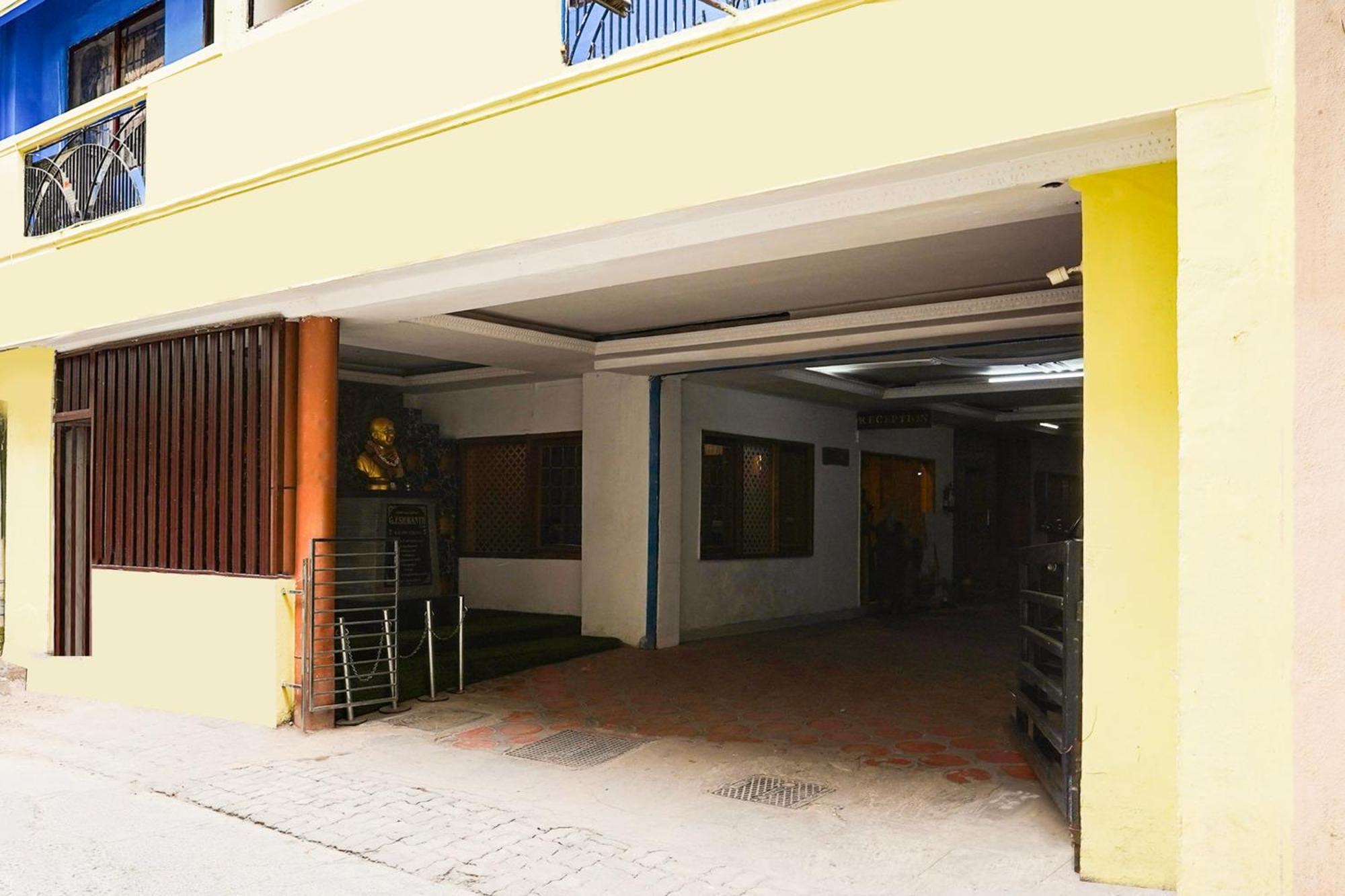 Super O Park Town Near Nehru Stadium Hotel 4*