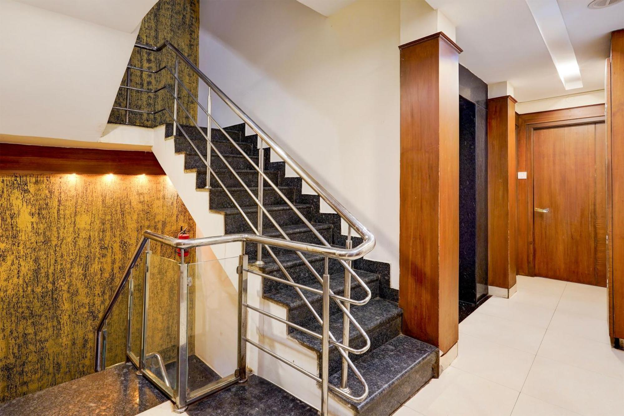 Hotel O Queen Shell Residency Vadapalani