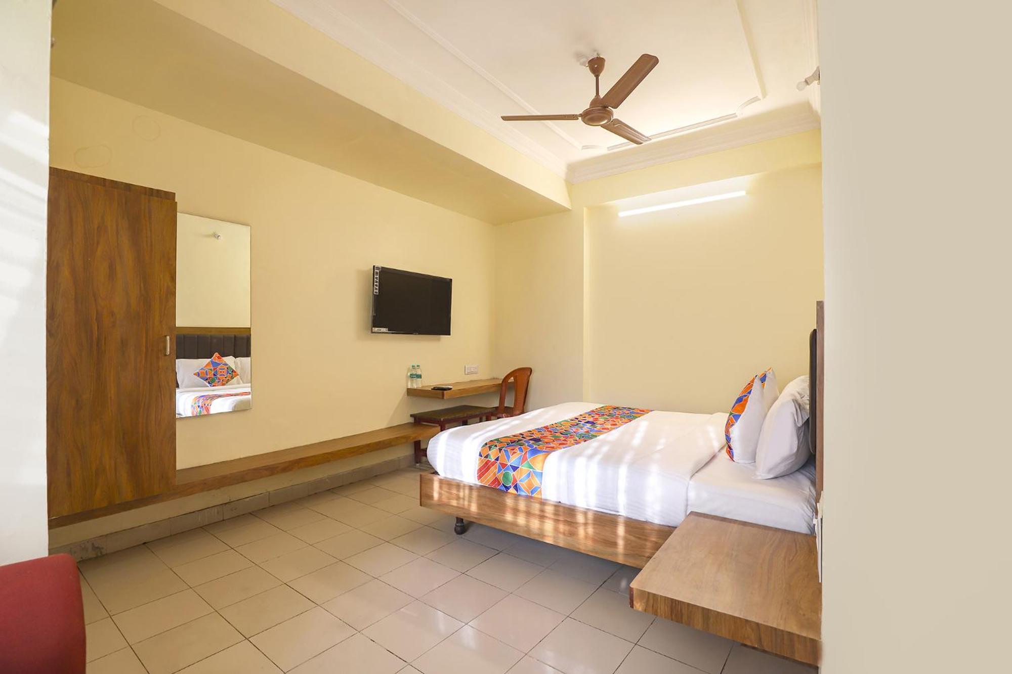 Hotel Fabhotel Gt Galaxy Park