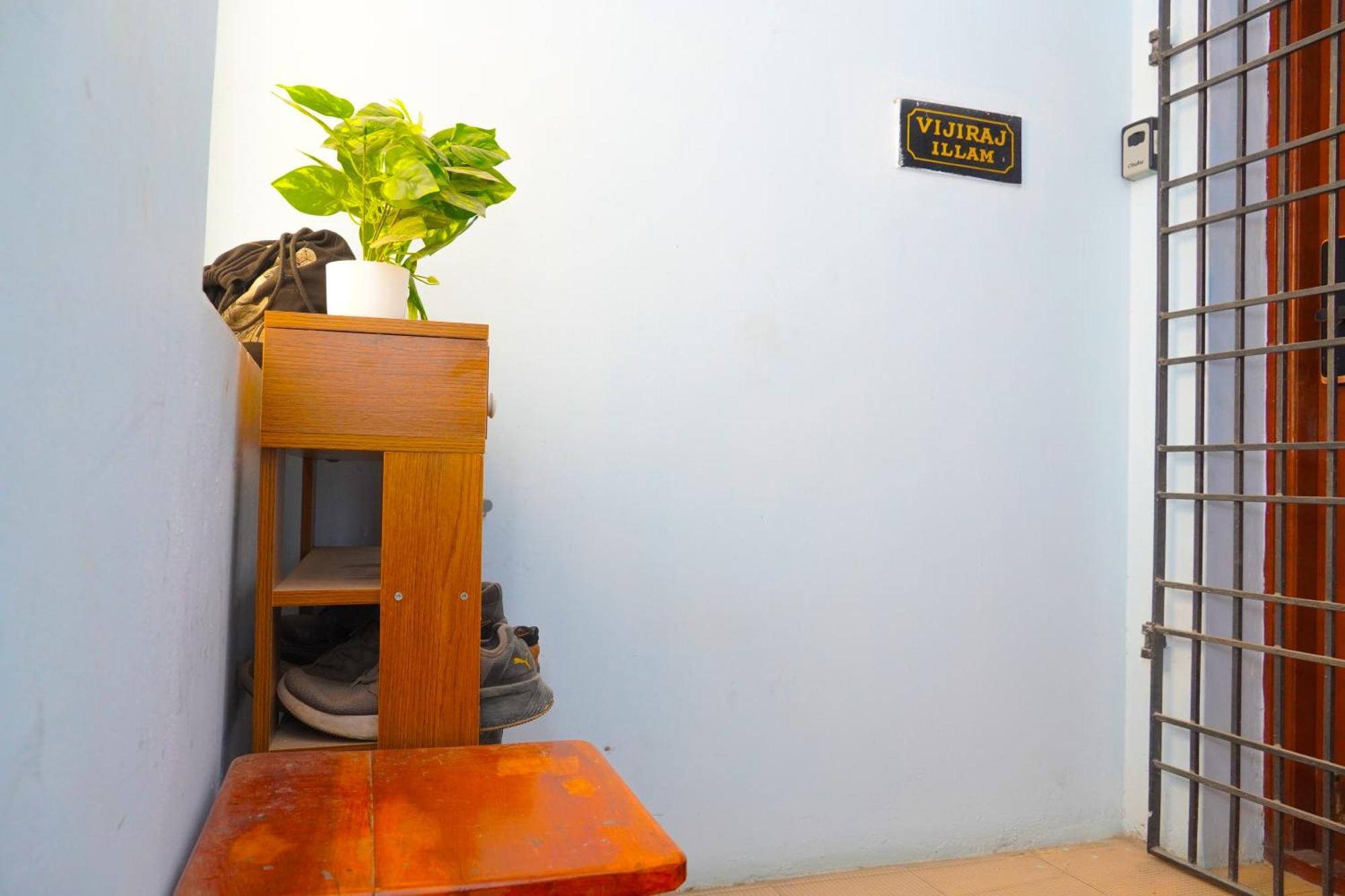 Homestay Luxury Ac Private - Men Chennai
