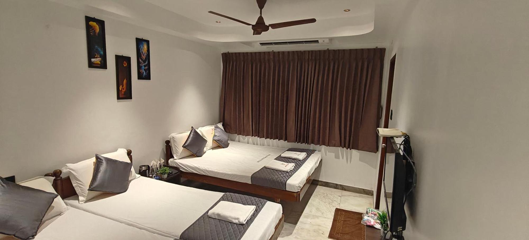 Hotel Woodlands 2*
