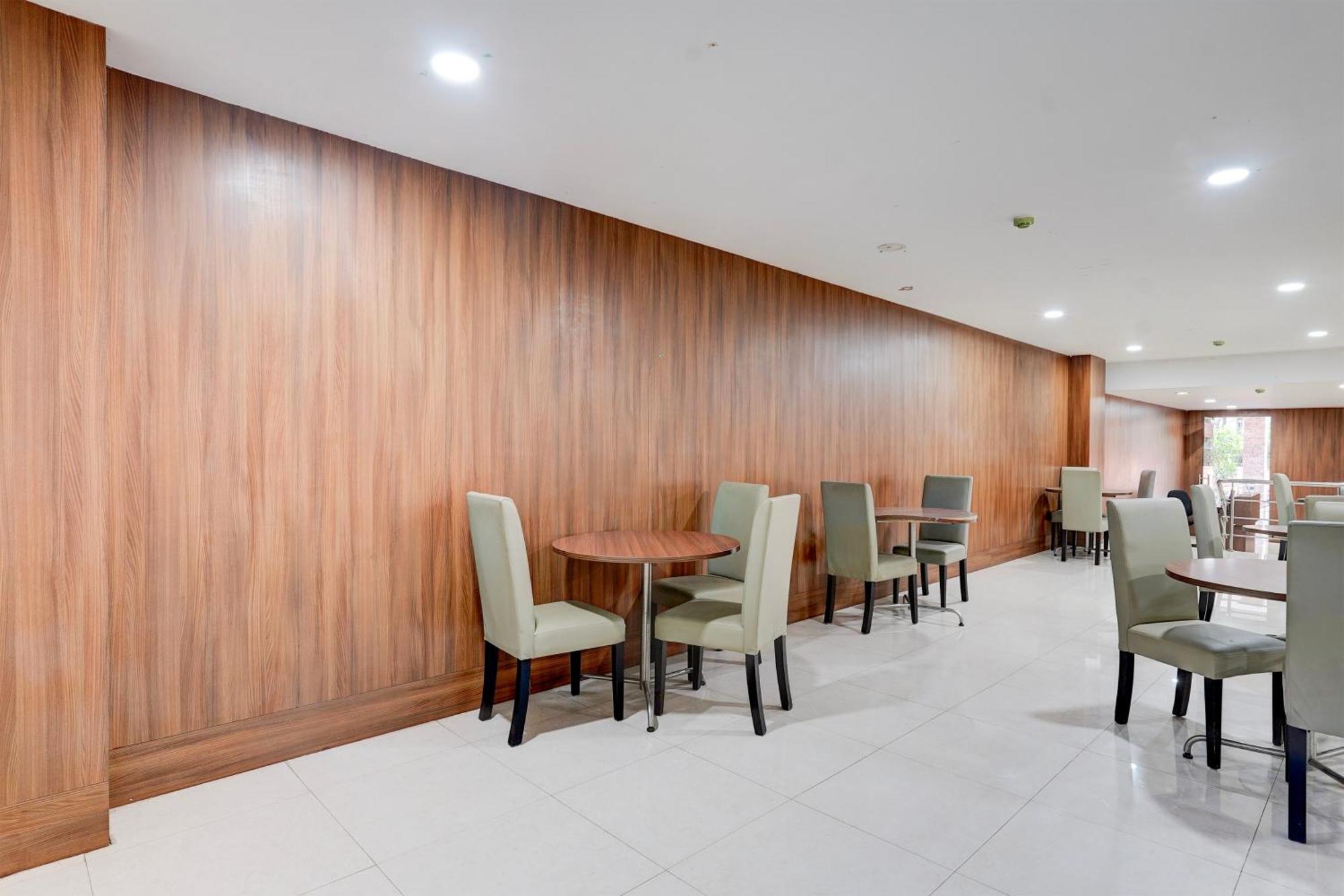 Palette Perumbakkam Near Sathyabama Hotel 5*