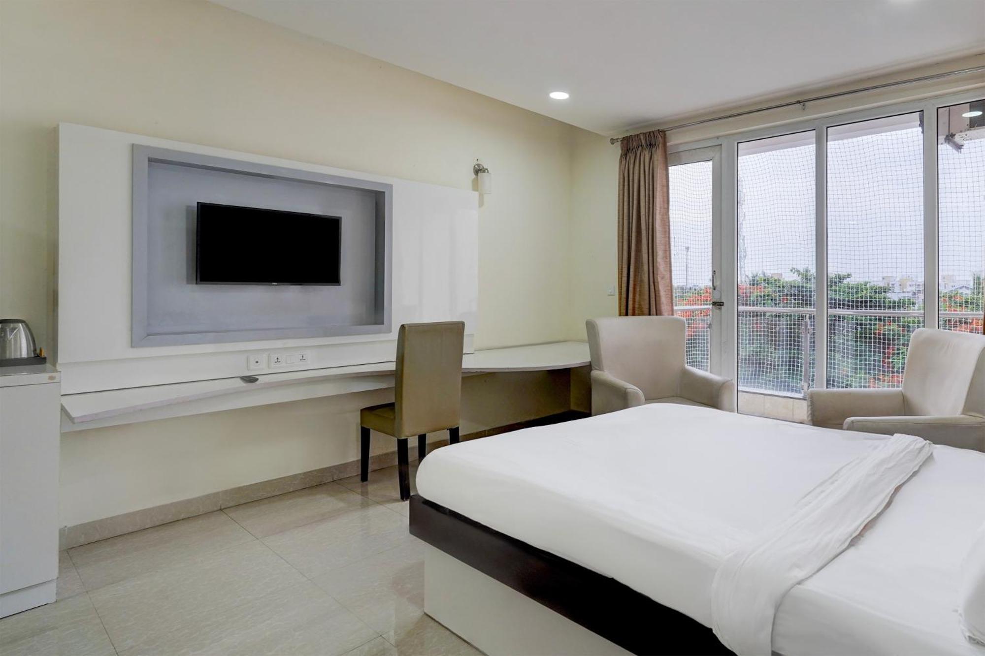 Palette Perumbakkam Near Sathyabama 5*