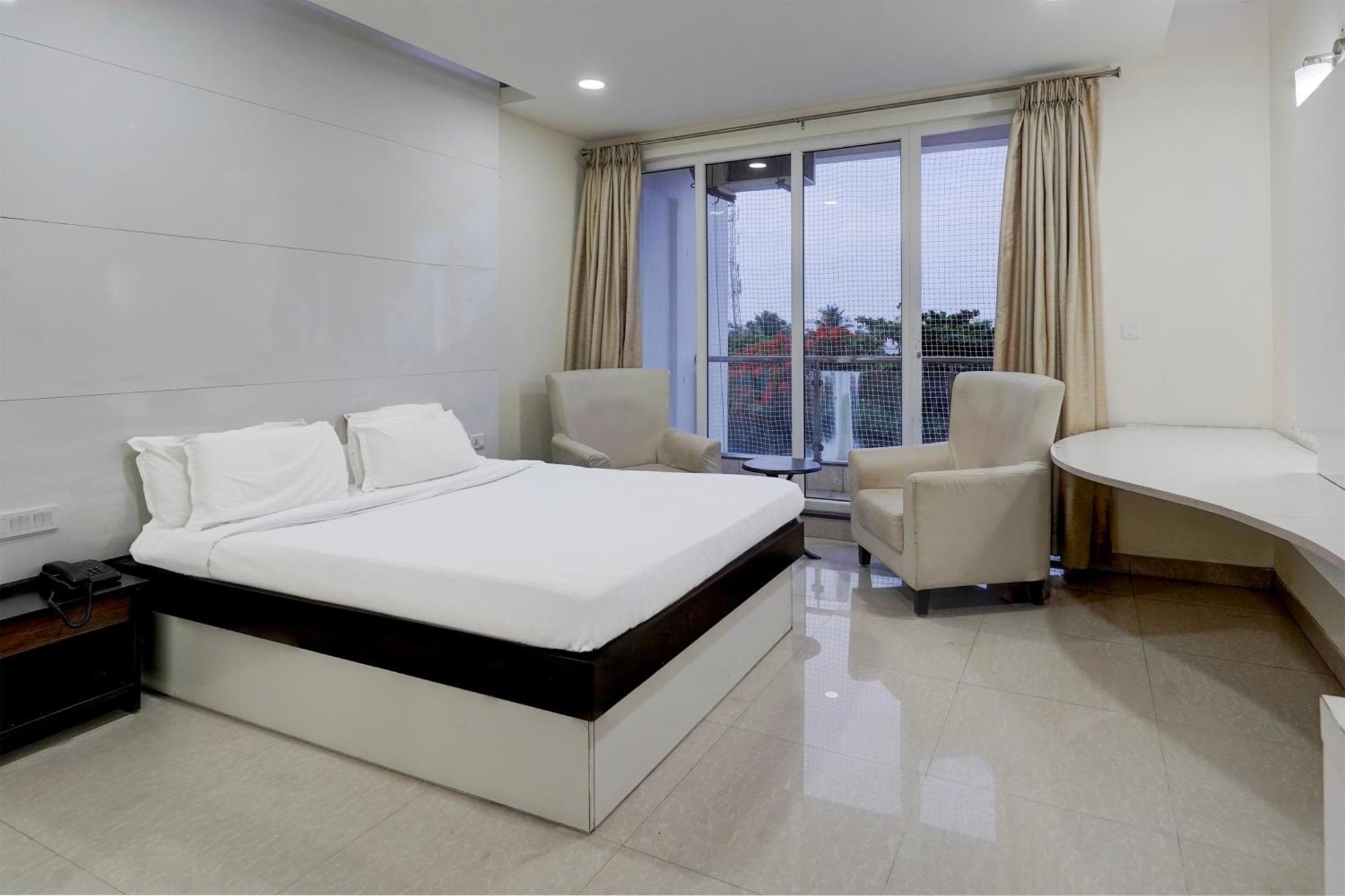 Hotel Palette Perumbakkam Near Sathyabama 5*