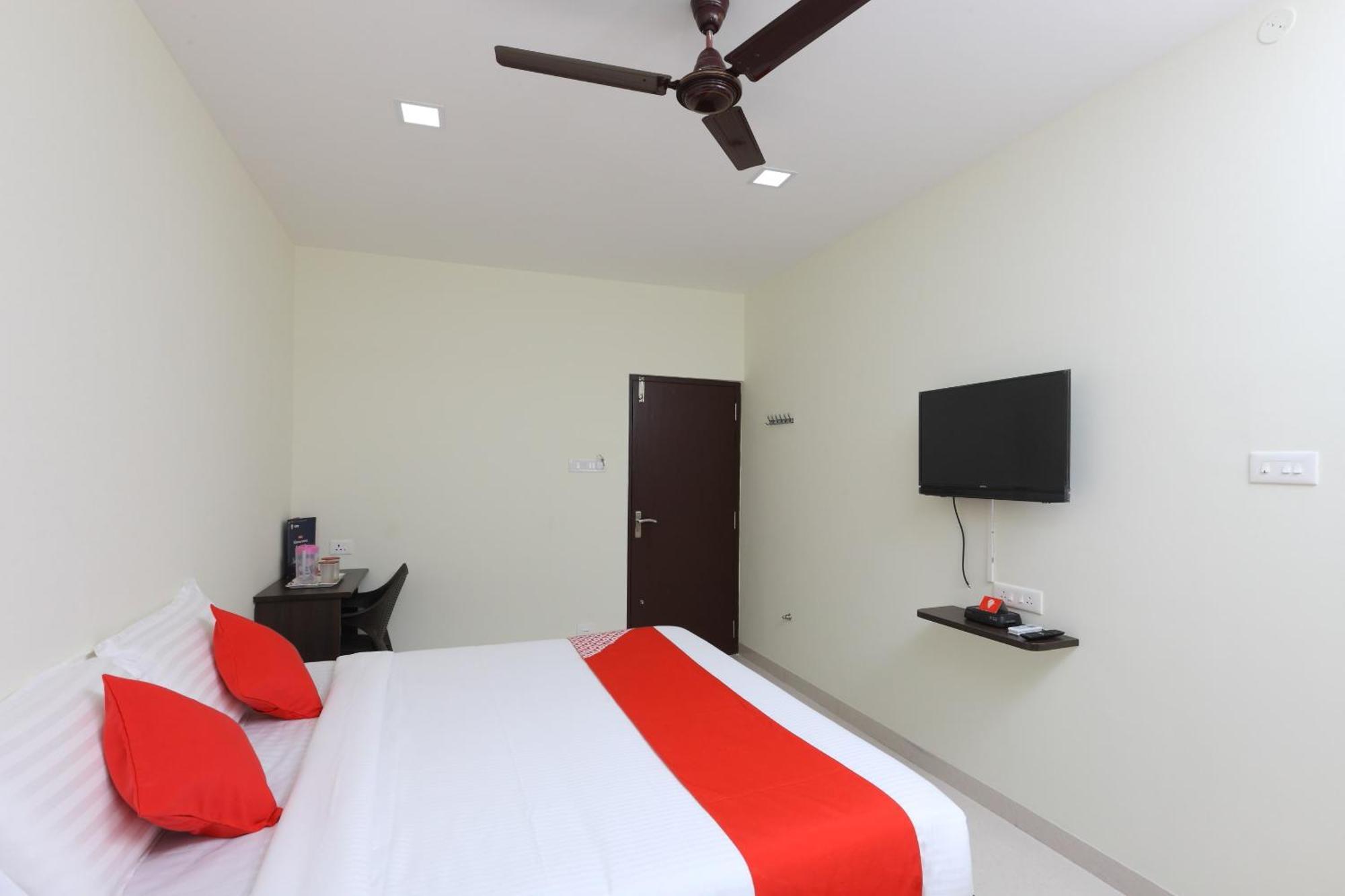 Hotel O Perfect Near Meenambakkam Metro Station