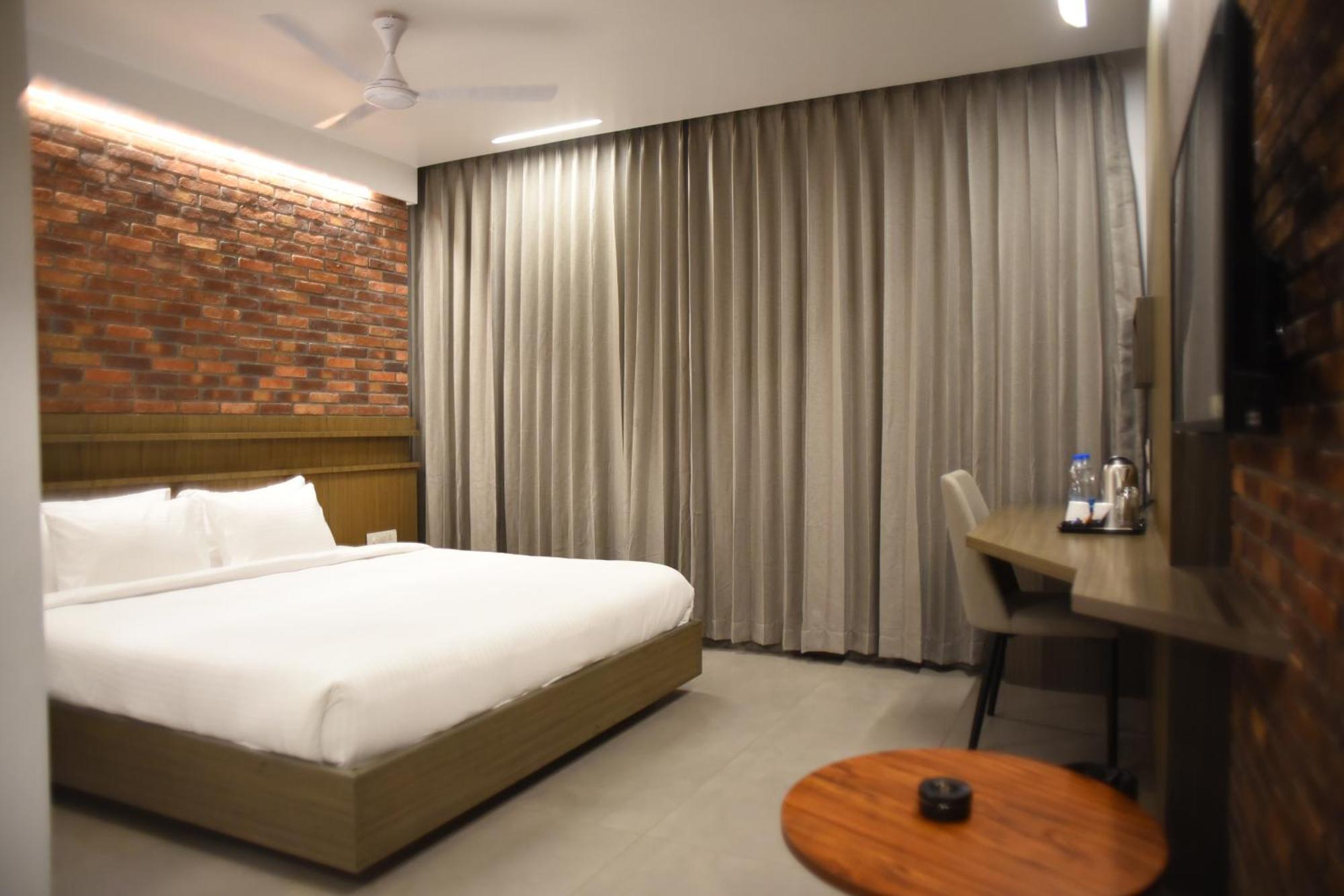 Rathna Residency - Near Us Consulate Chennai