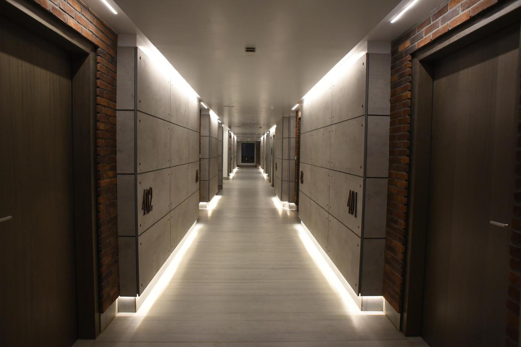 Rathna Residency - Near Us Consulate Hotel