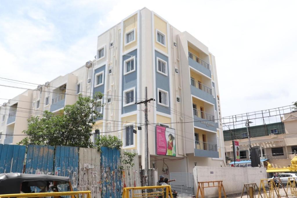 Guest house Starlight Near Dlf,l&t,miot,tradecenter,ramachandra Medical Coll
