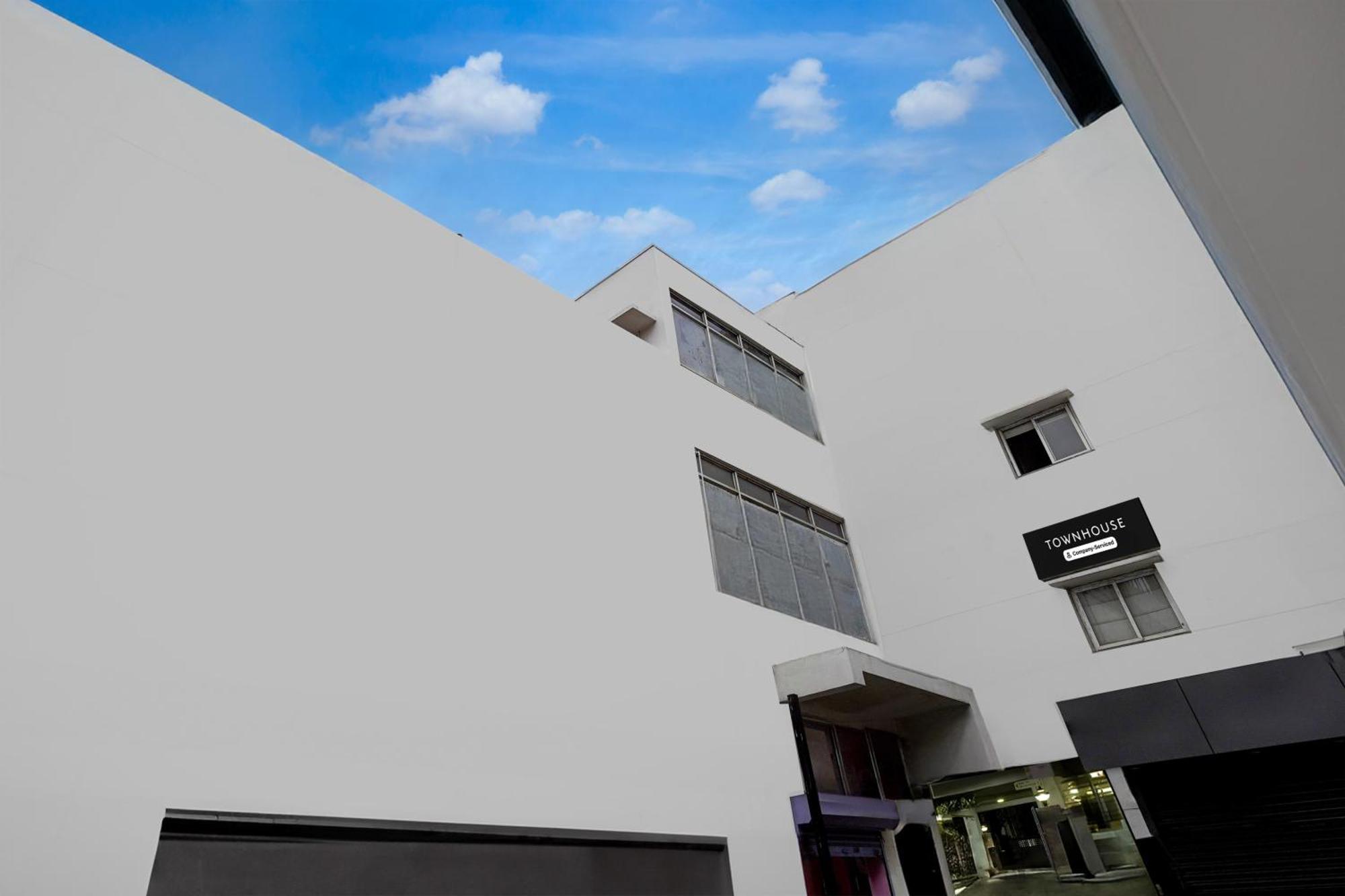 Hotel Super Townhouse Arcot Road Near Kauvery Hospital Chennai